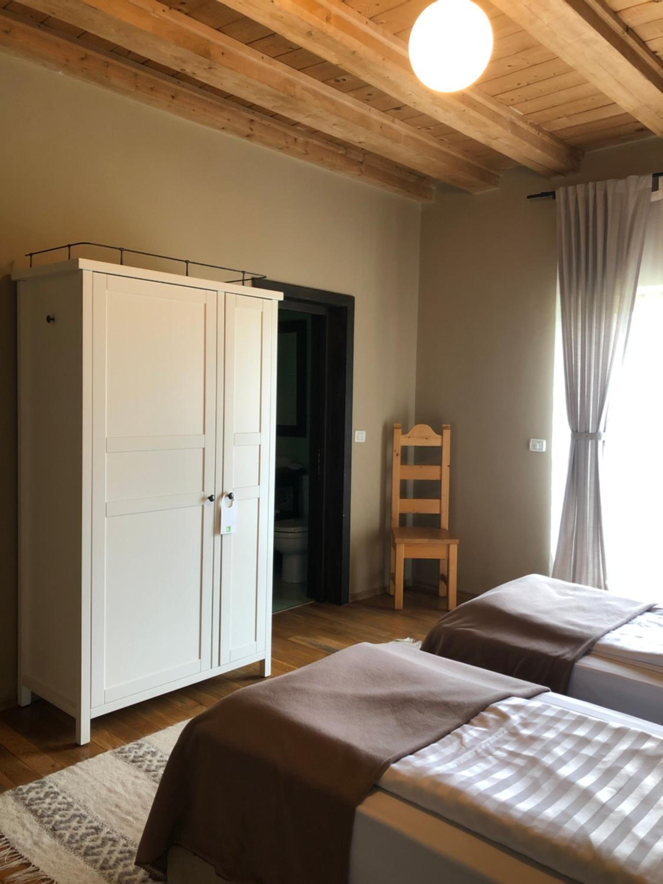 Twin Room - Photo 5