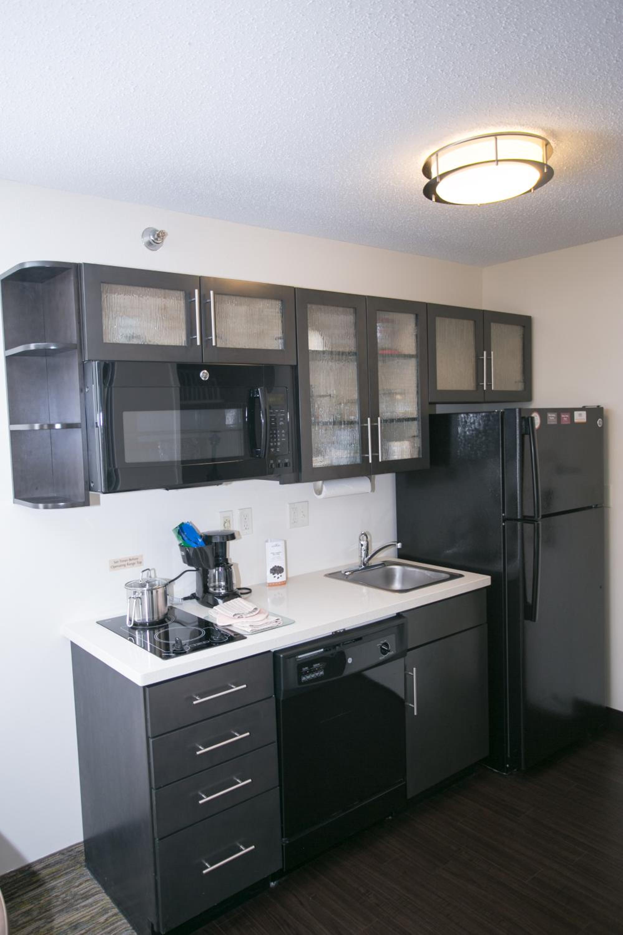 Studio Suite - Photo 2