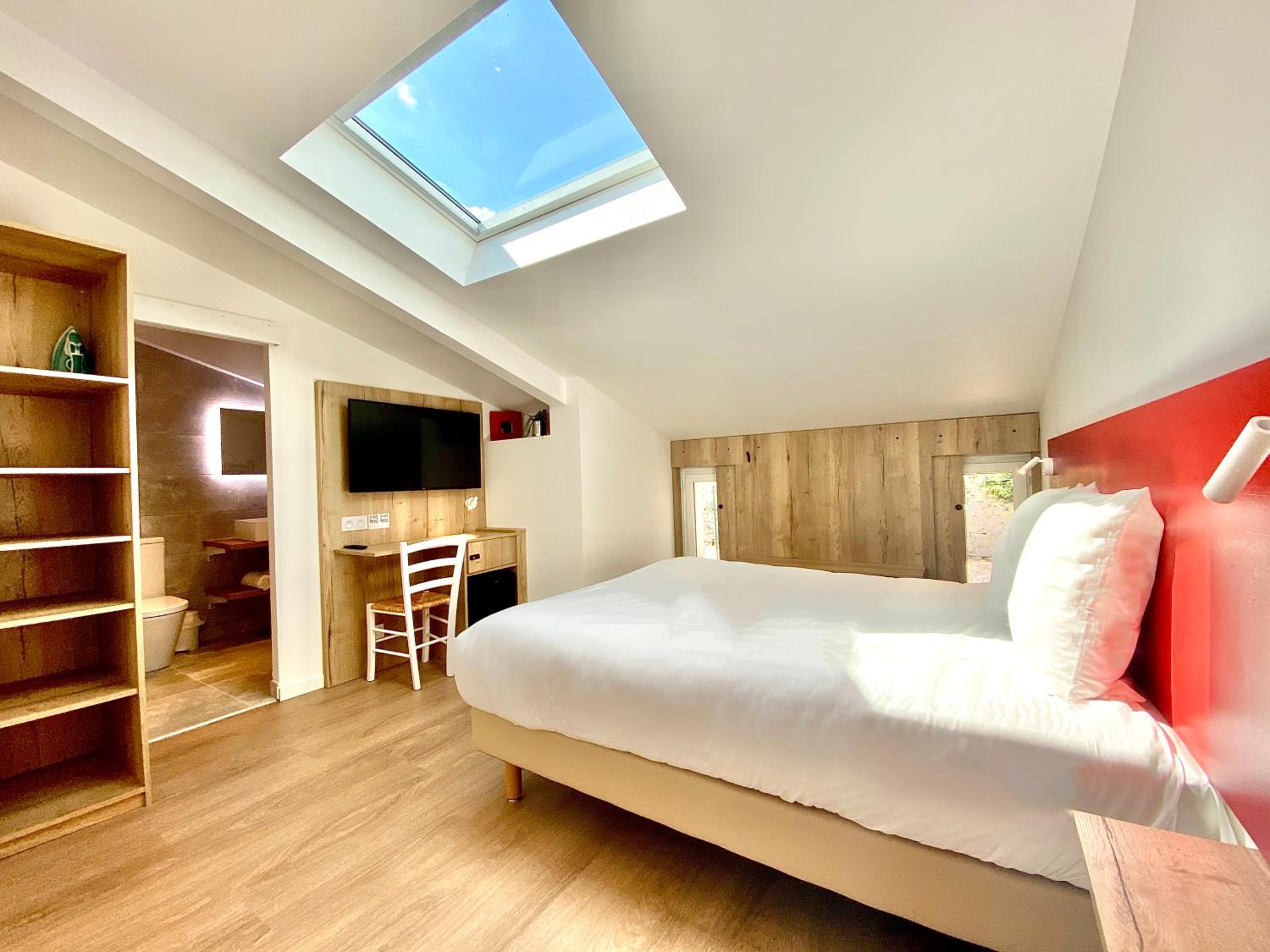 Double Room - Photo 3