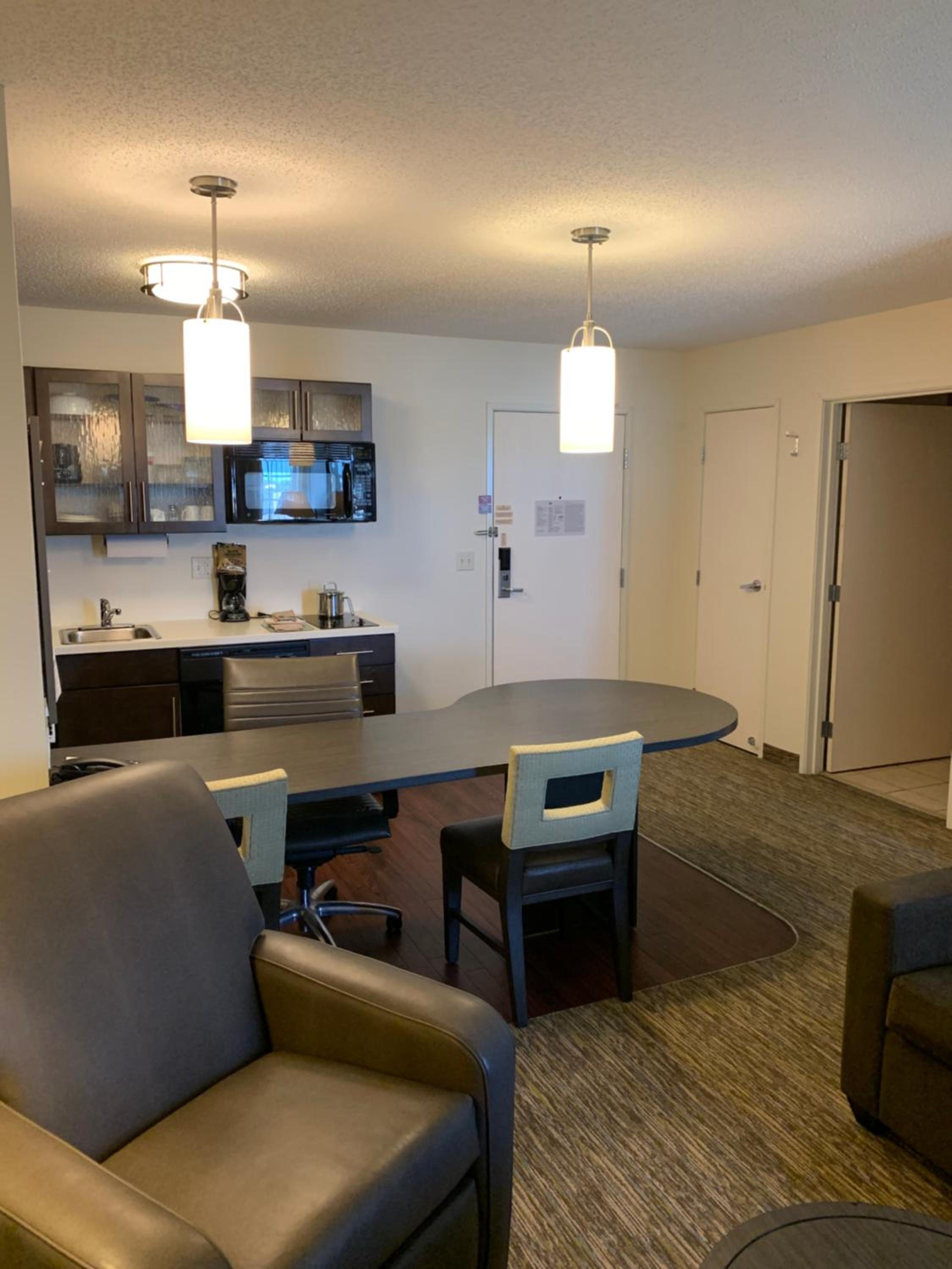 One-Bedroom Suite - Photo 1