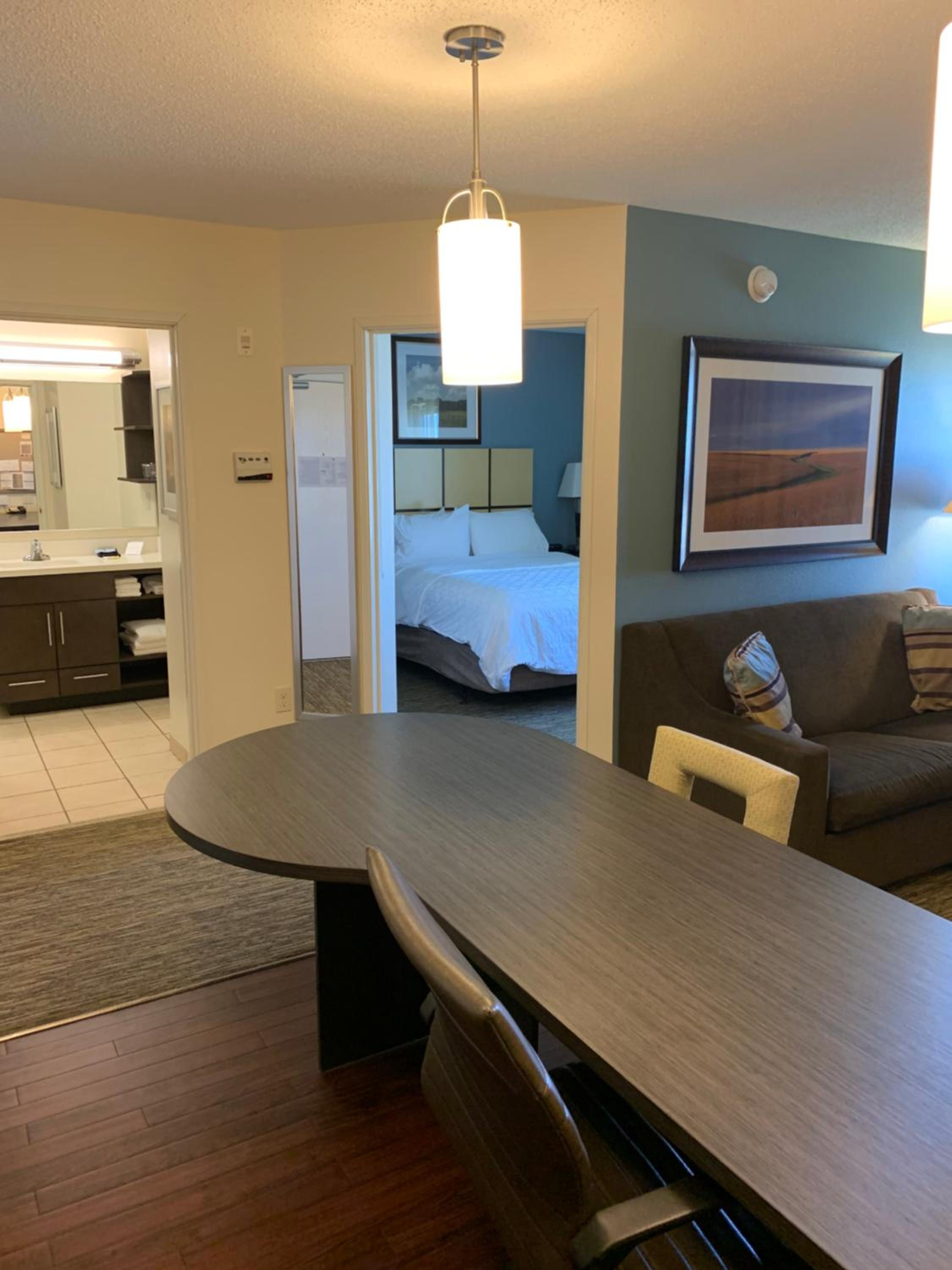 One-Bedroom Suite - Photo 16