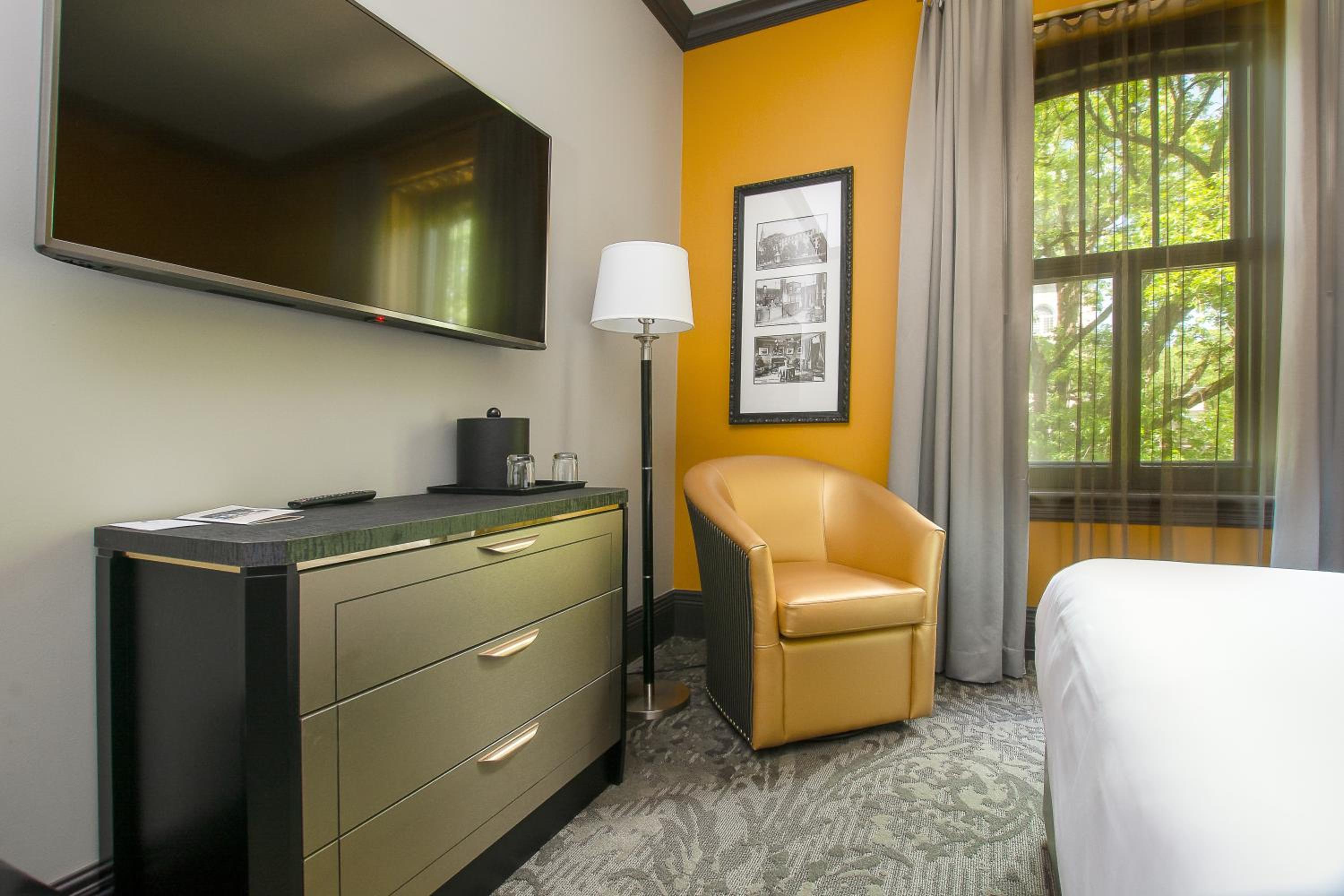 Queen Room