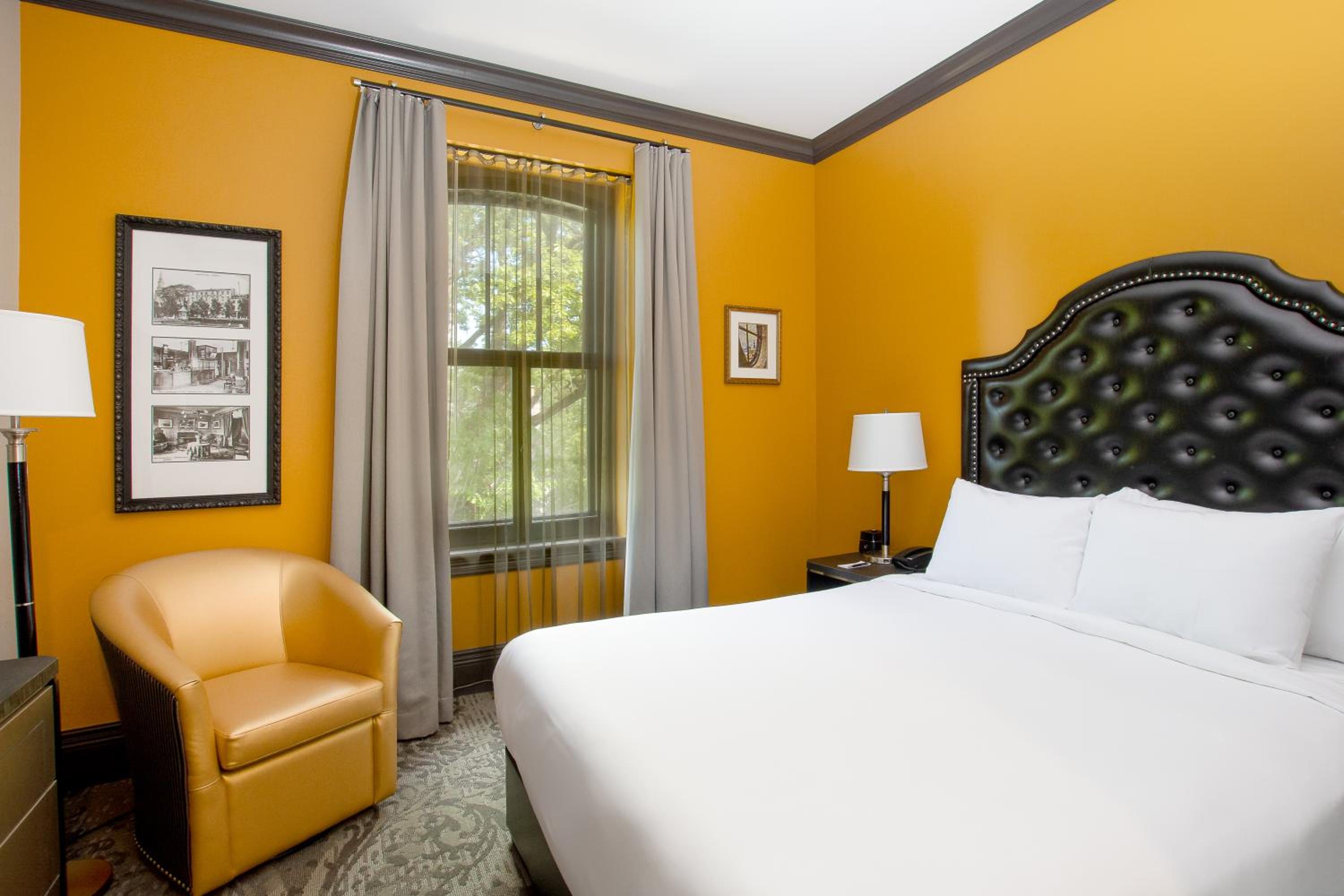 Queen Room