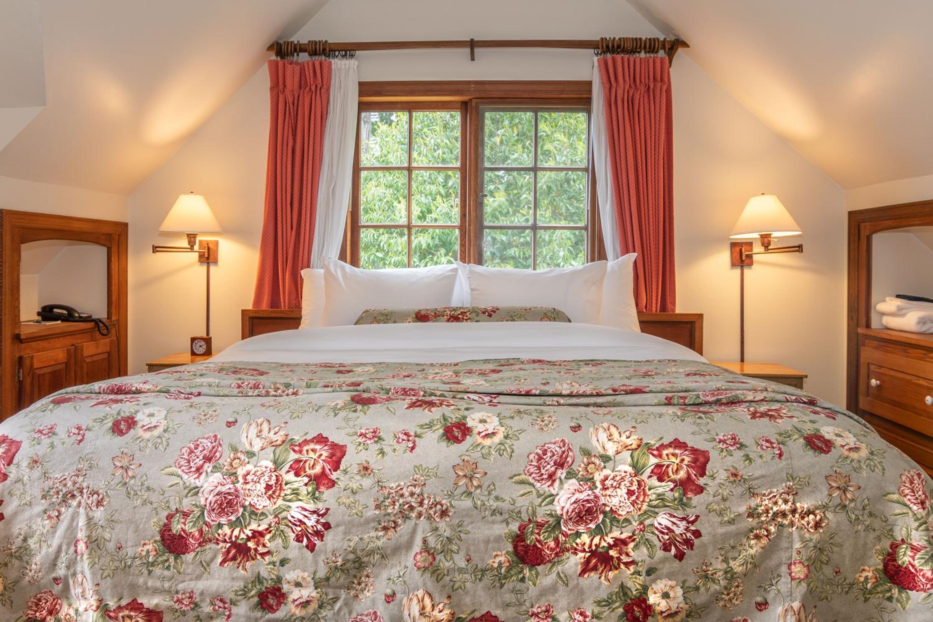 Signature Queen Suite - Farm West