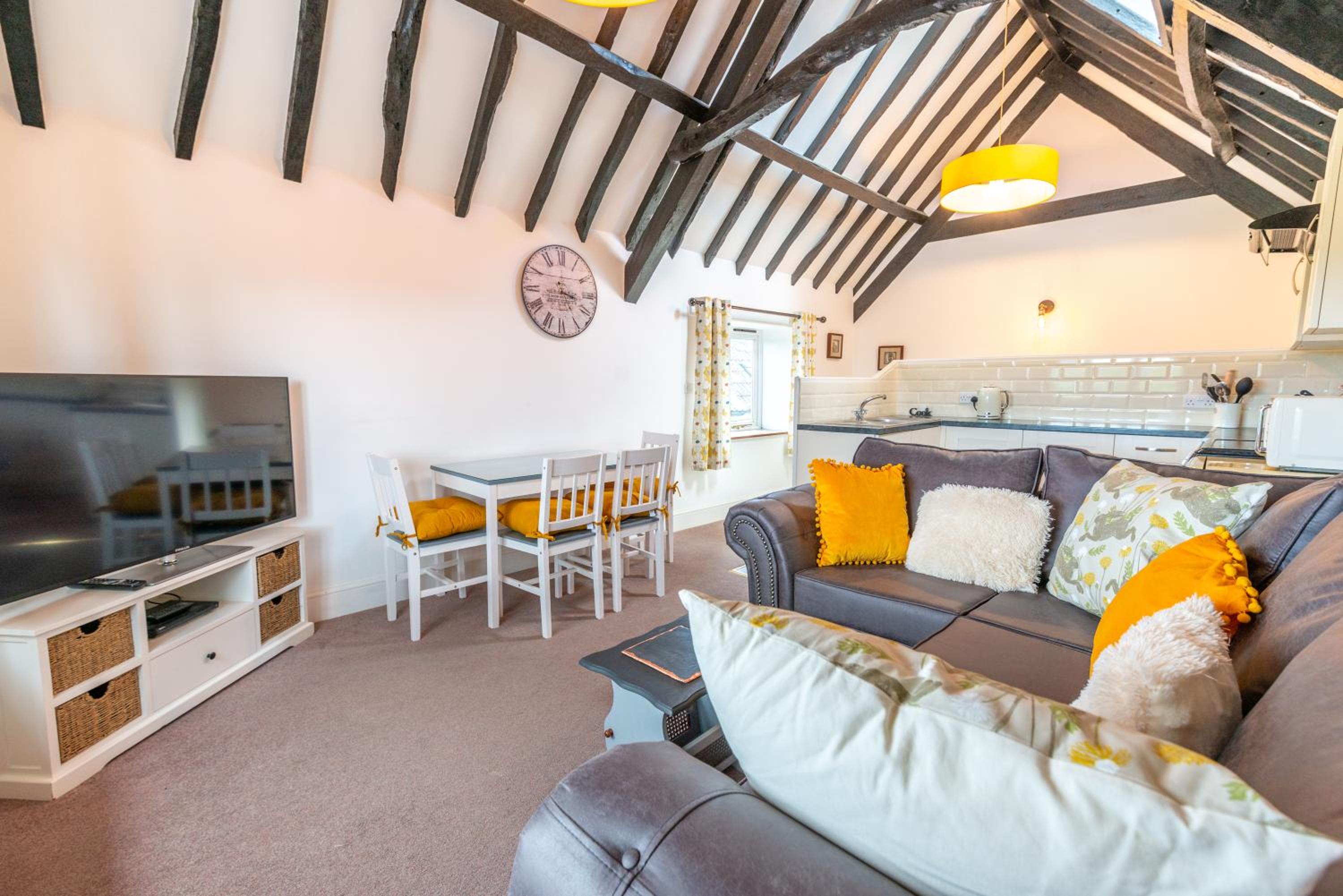 Two-Bedroom House photo 3