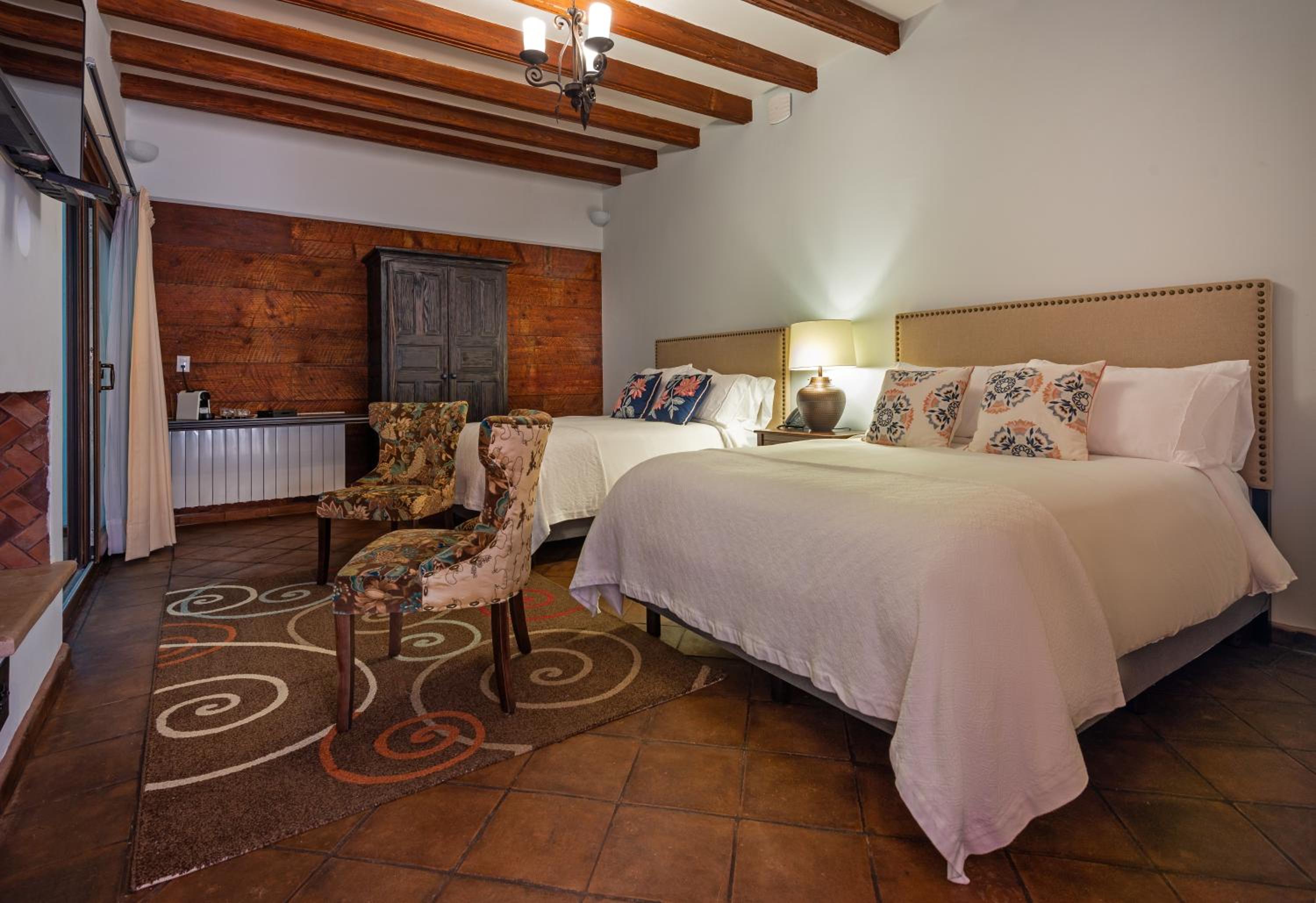 Family Suite - Photo 1