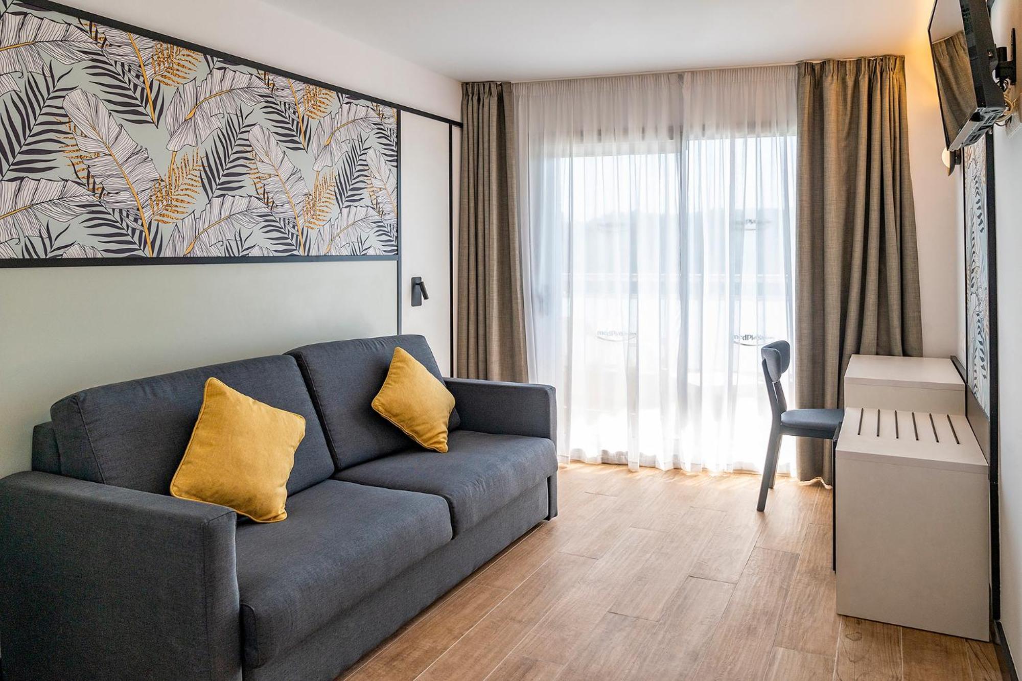 Junior Suite with Terrace (2 Adults) - Photo 7