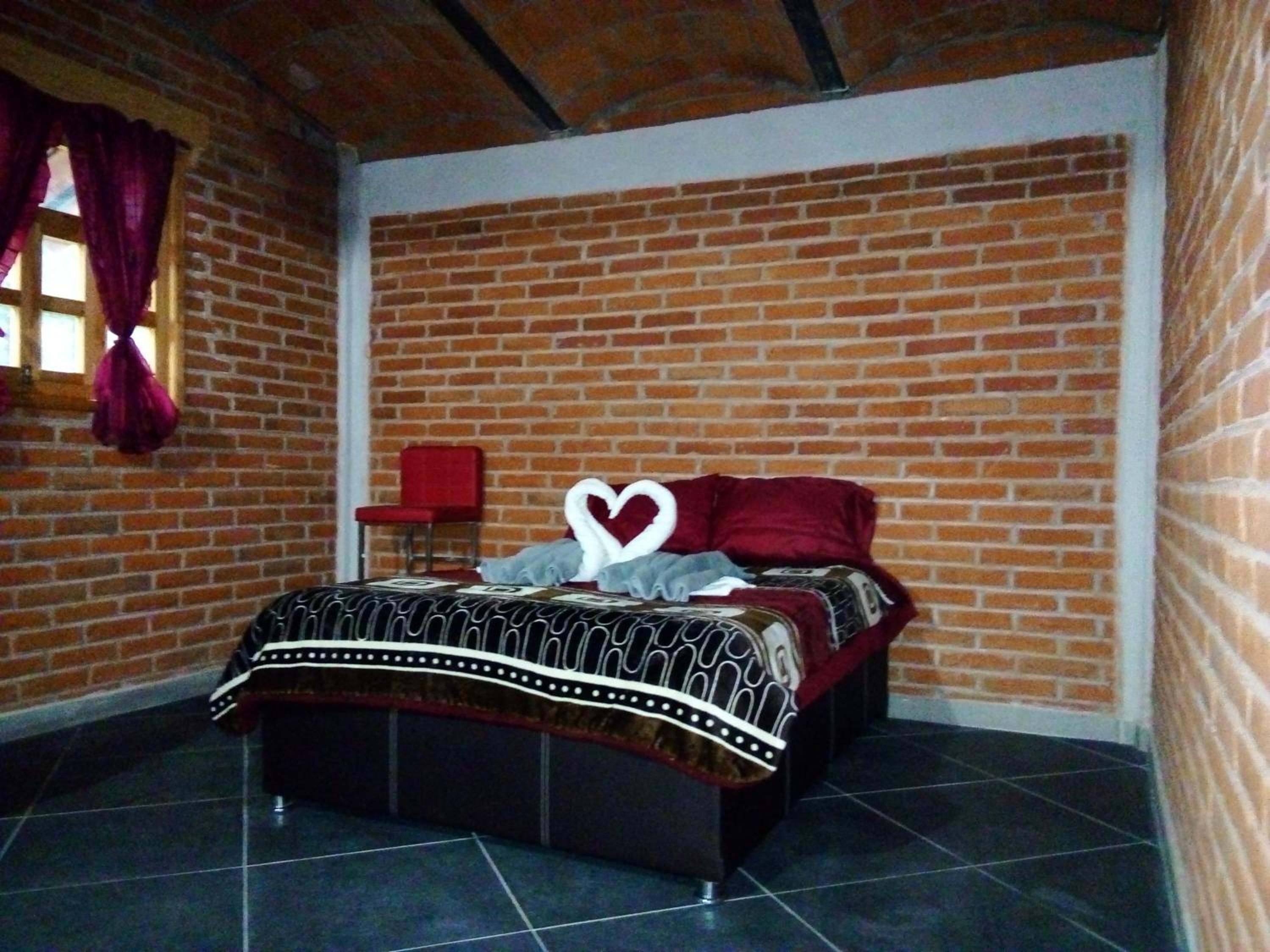 Two-Bedroom House - Photo 1