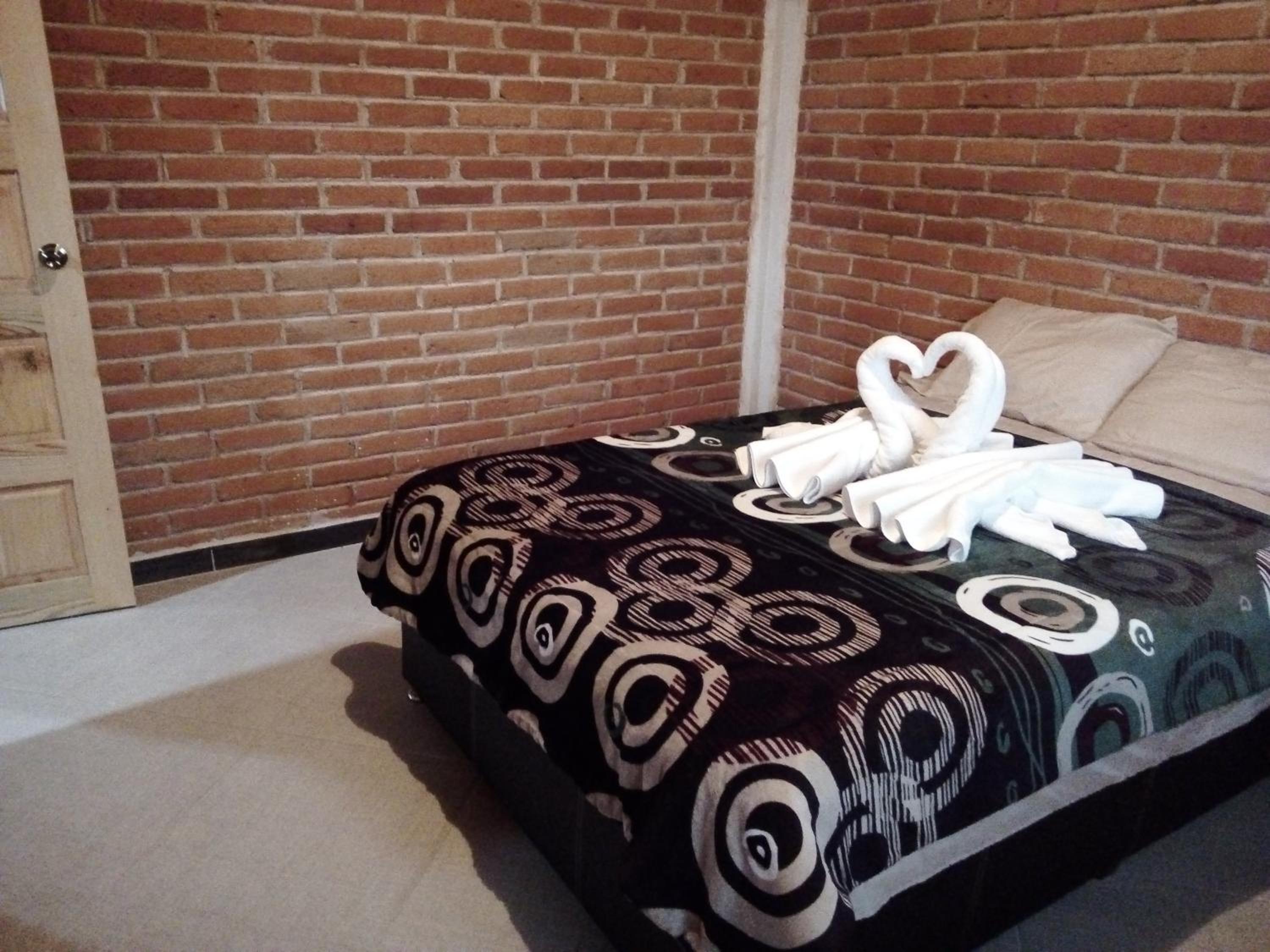 Two-Bedroom House - Photo 12