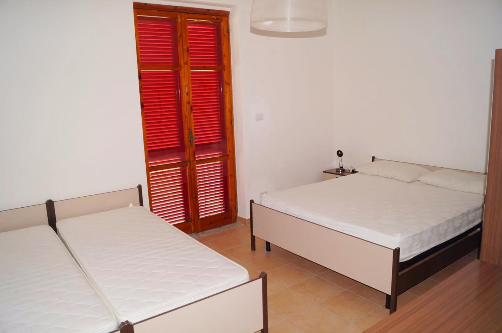 Two-Bedroom Apartment - Photo 2