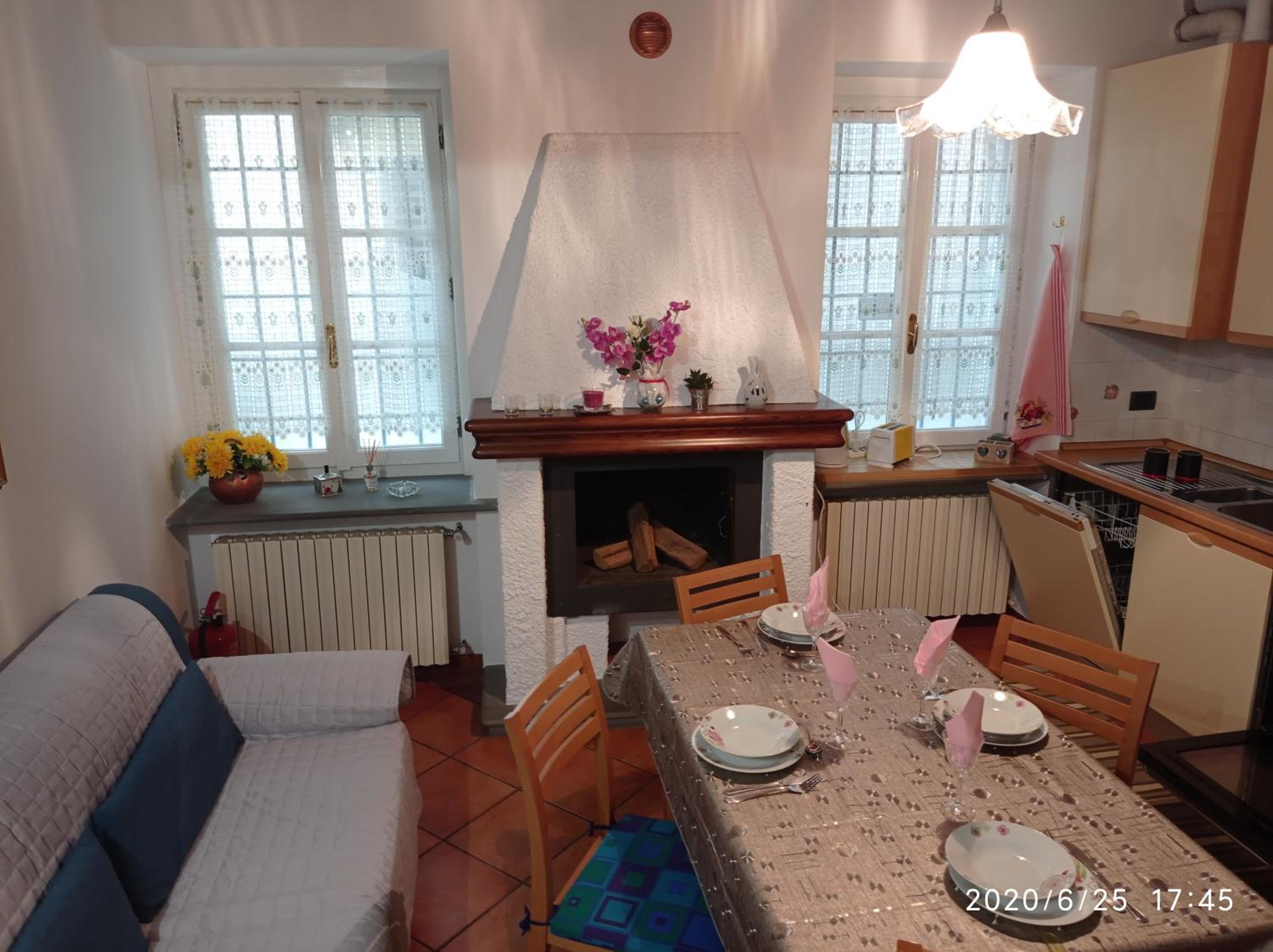 Two-Bedroom House - Photo 12