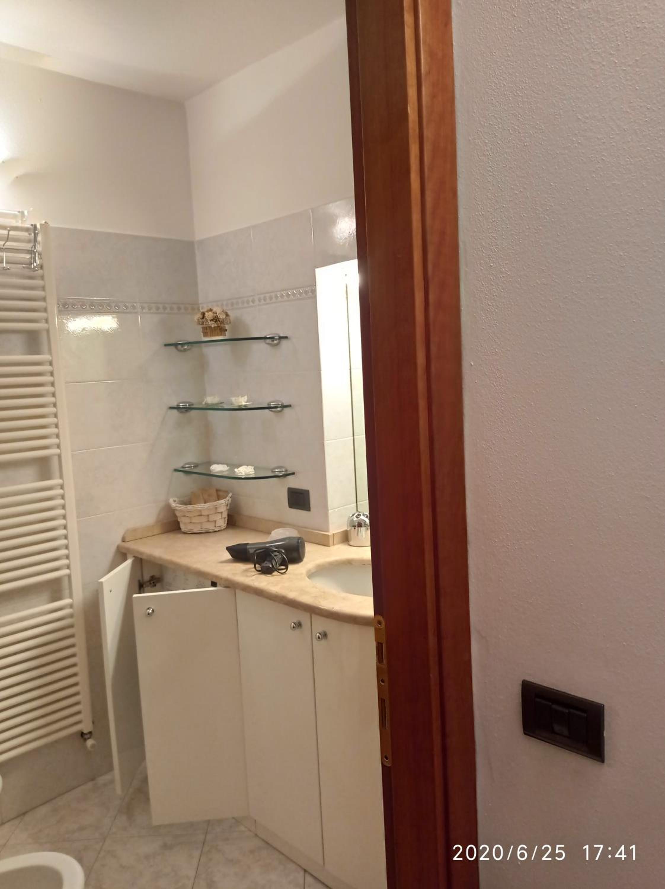 Two-Bedroom House - Photo 19