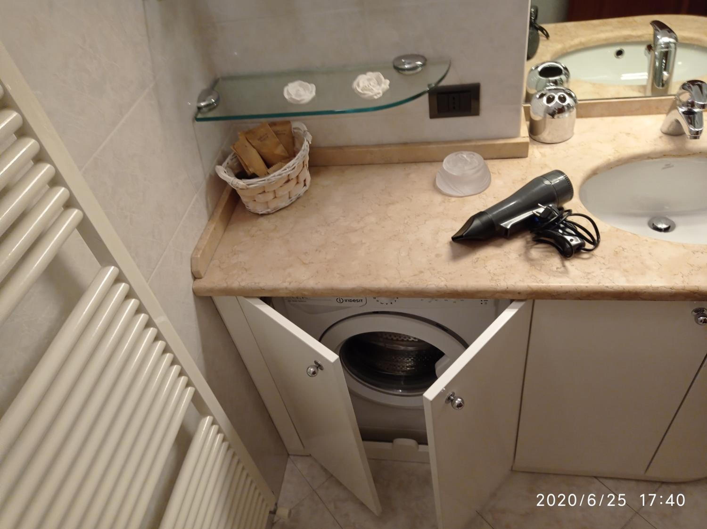 Two-Bedroom House - Photo 11