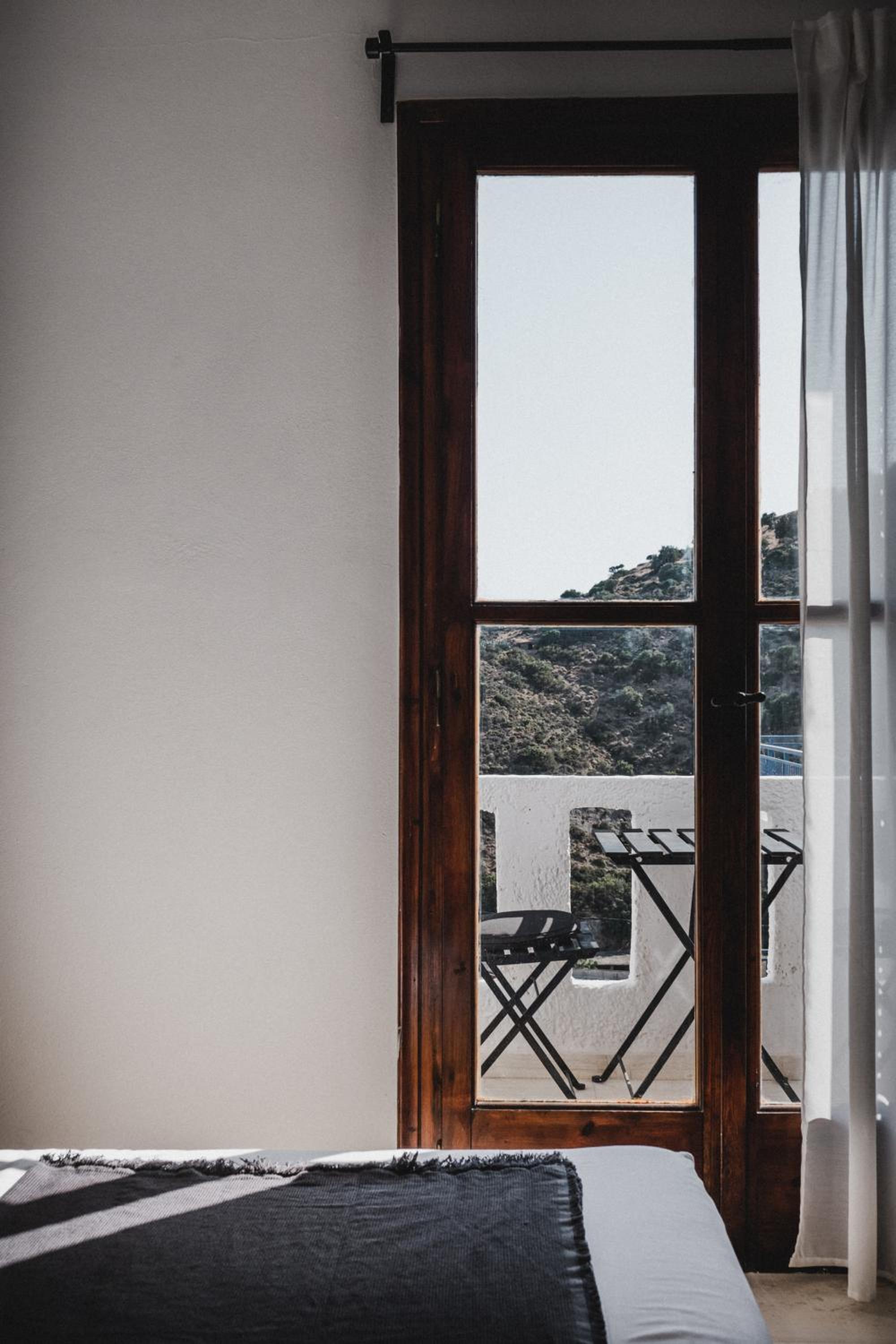 Double Room with Balcony - Photo 3