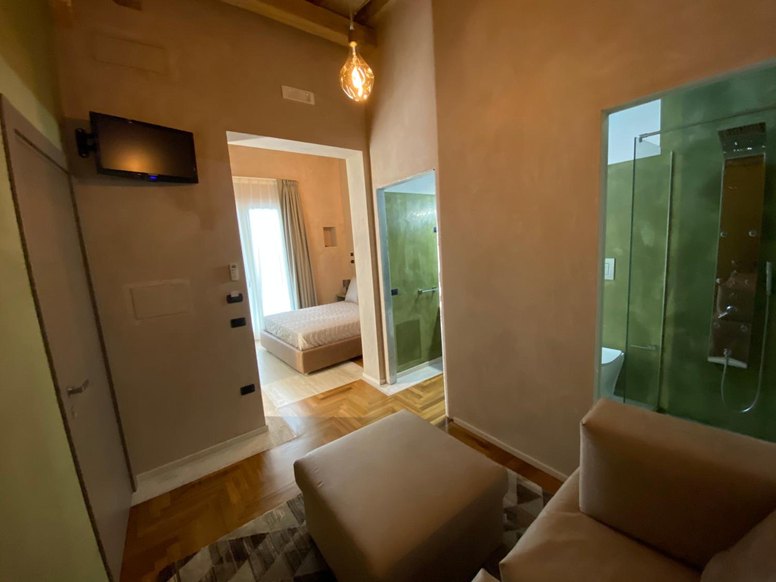 Junior Suite with Terrace - Photo 4