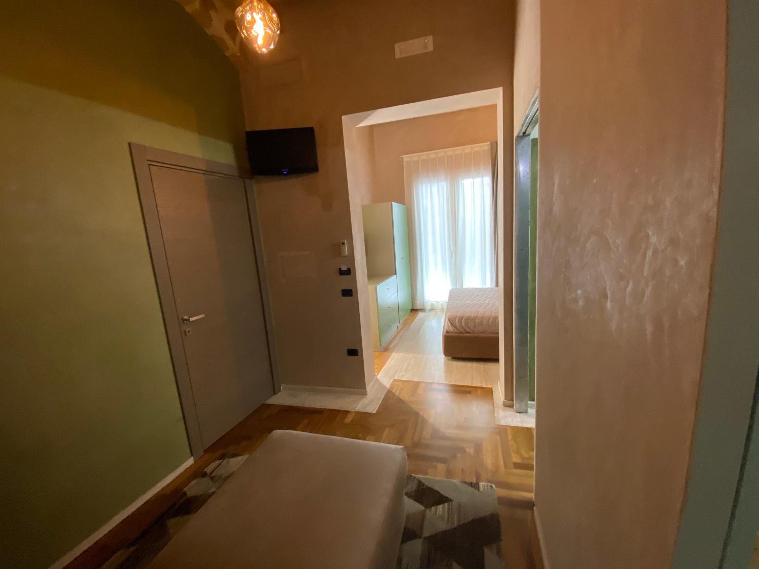 Junior Suite with Terrace - Photo 3