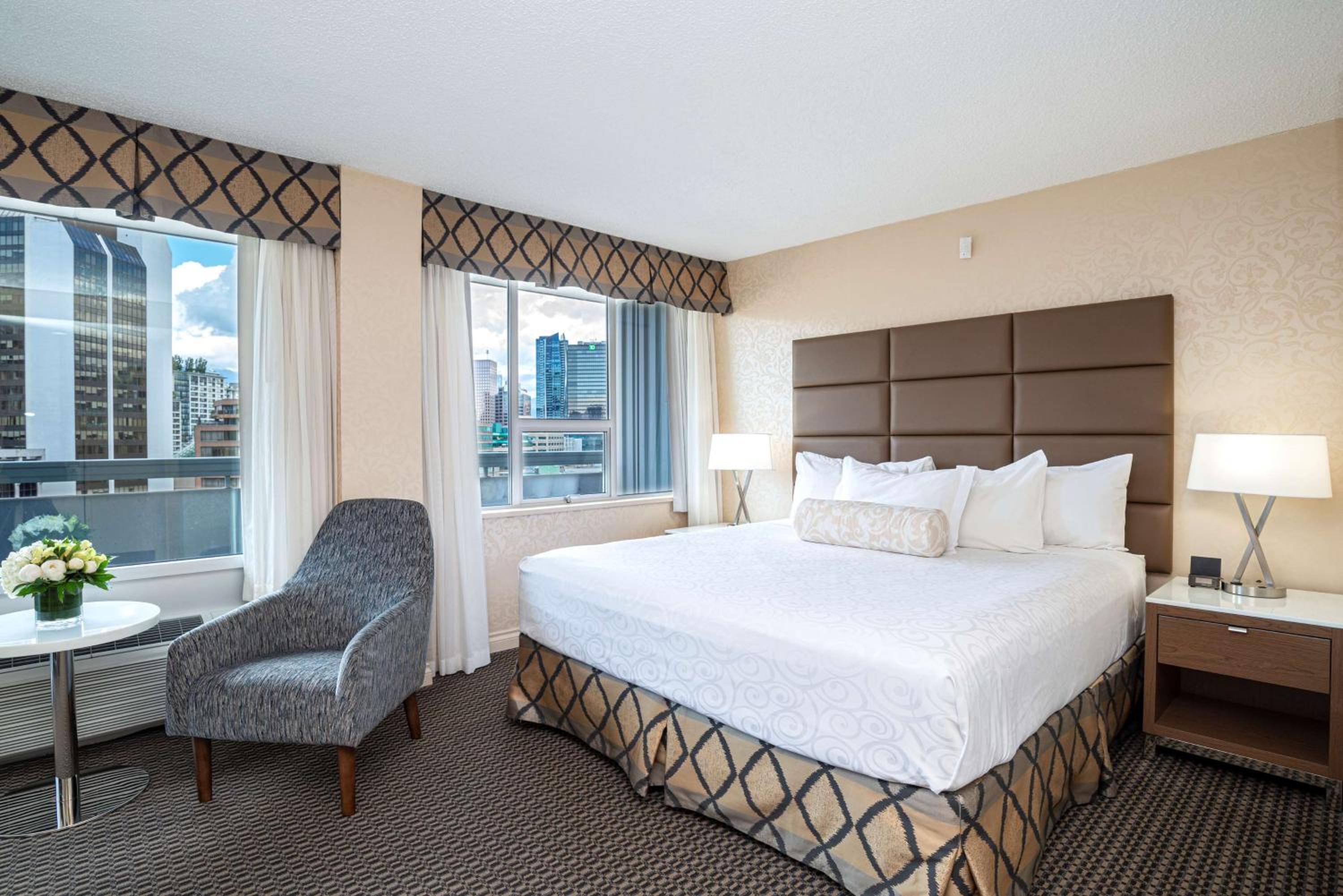 Executive Room, 1 King Bed, Non Smoking, Balcony - Photo 1