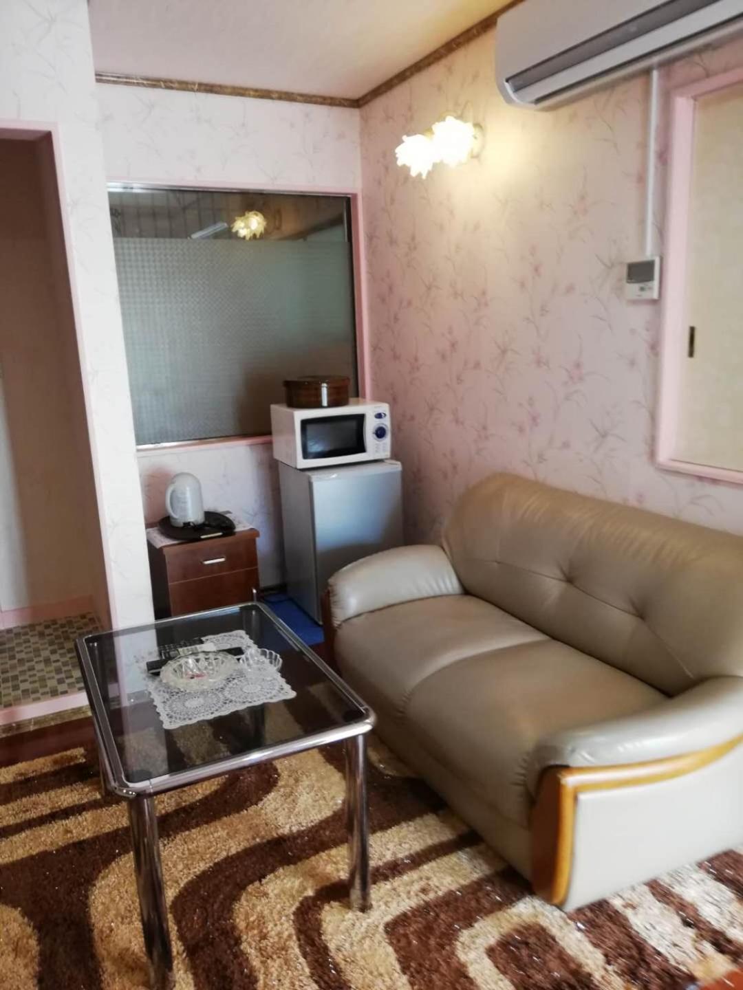 Double Room with Private Bathroom - Photo 2