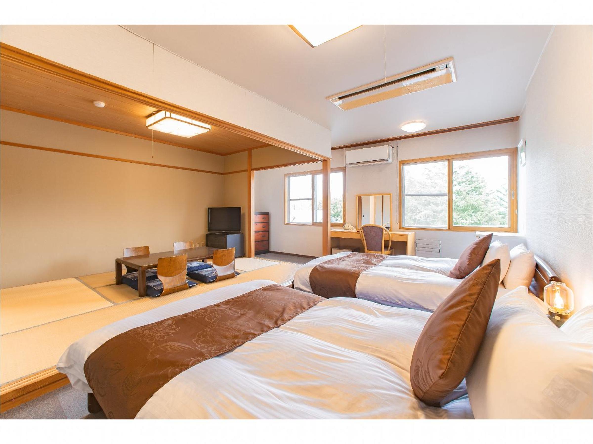 Quadruple Room with Tatami Area and Shared Bathroom (2 beds and 2 futons)