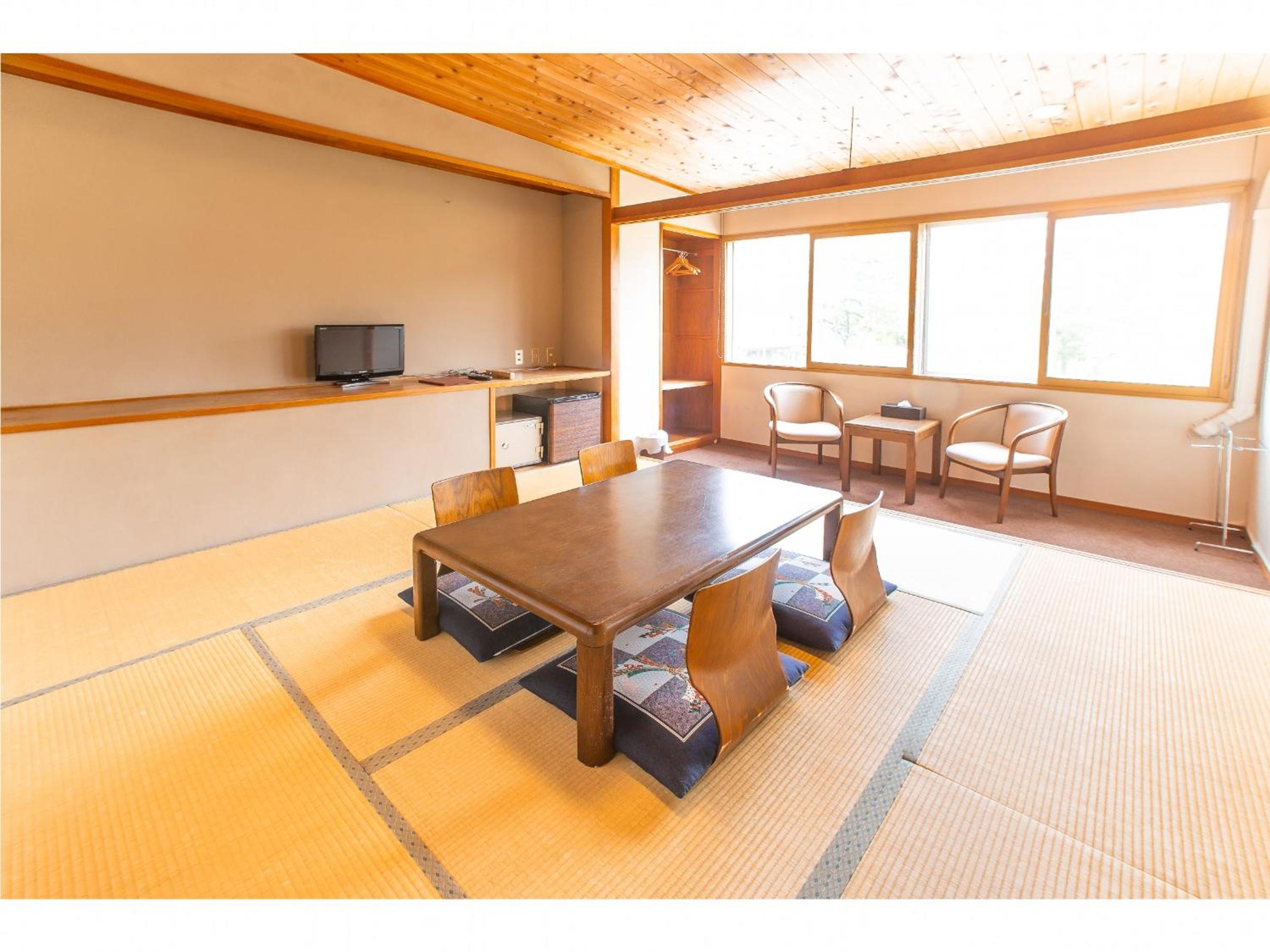 Japanese-Style Triple Room with Shared Bathroom
