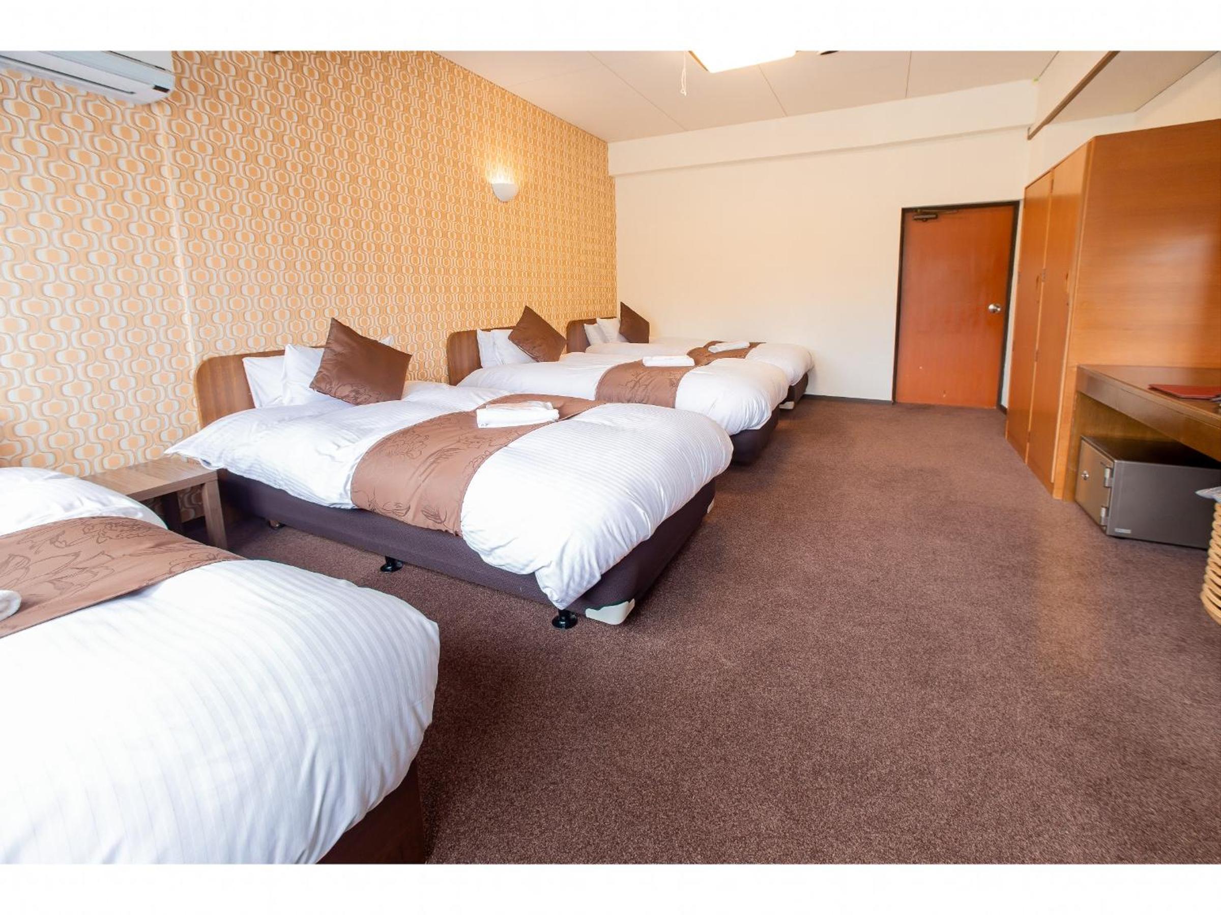 Quadruple Room with Shared Bathroom