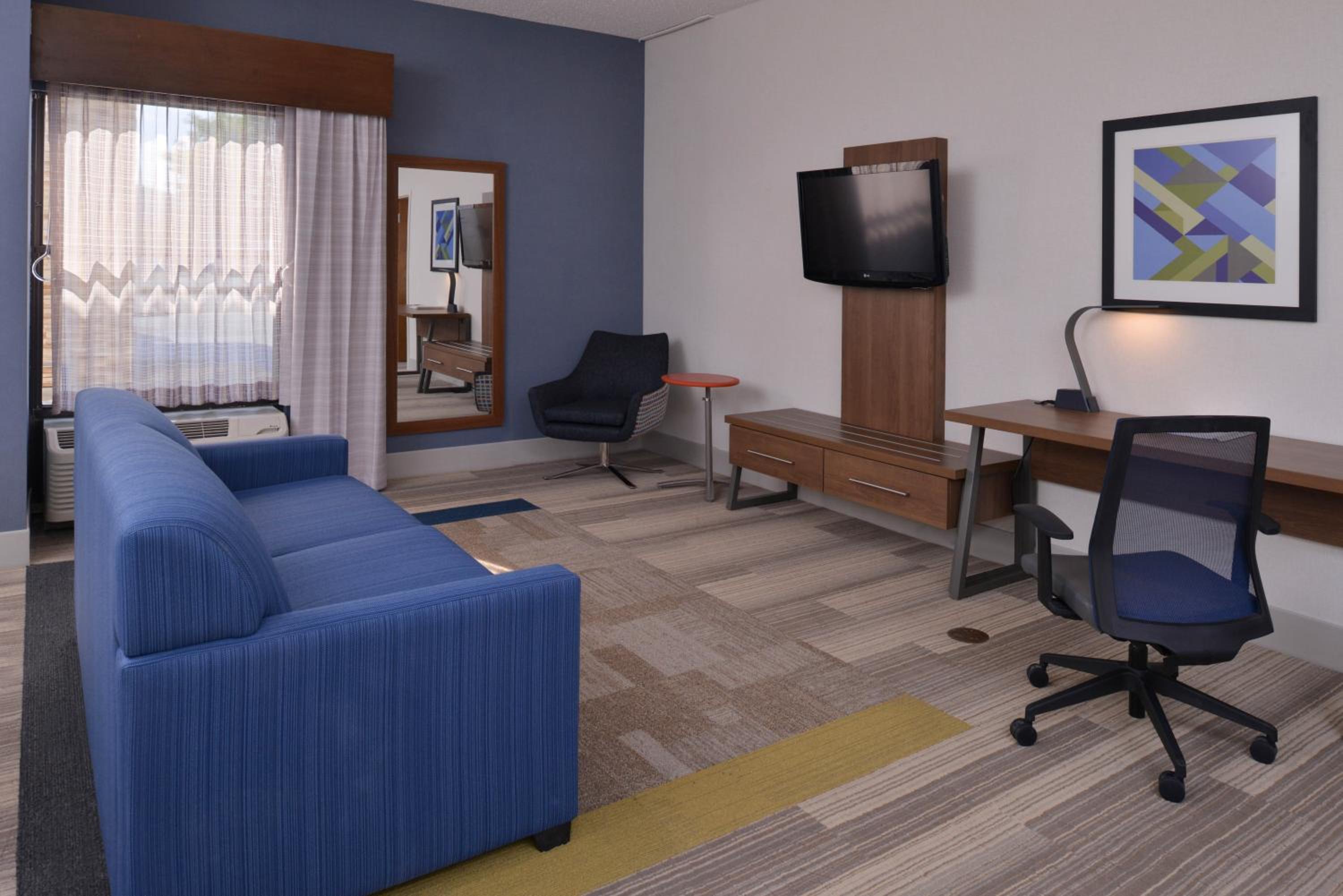 King Suite - Hearing Accessible/Non-Smoking