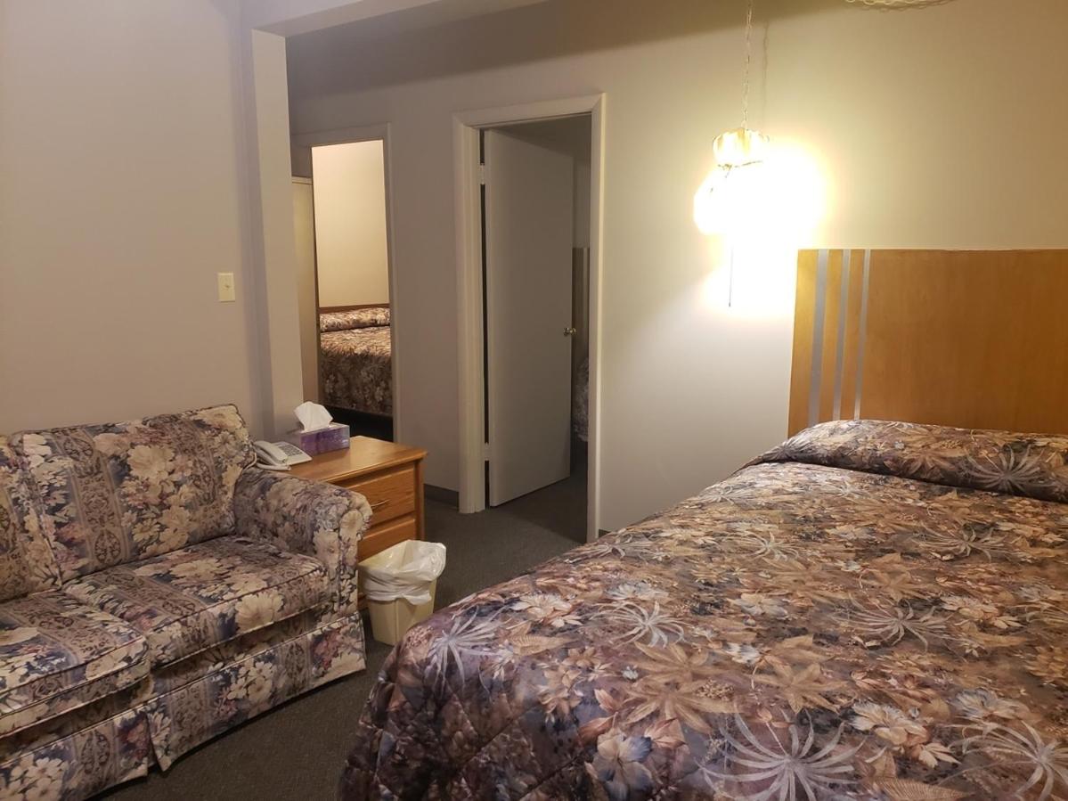Deluxe Triple Room photo 2