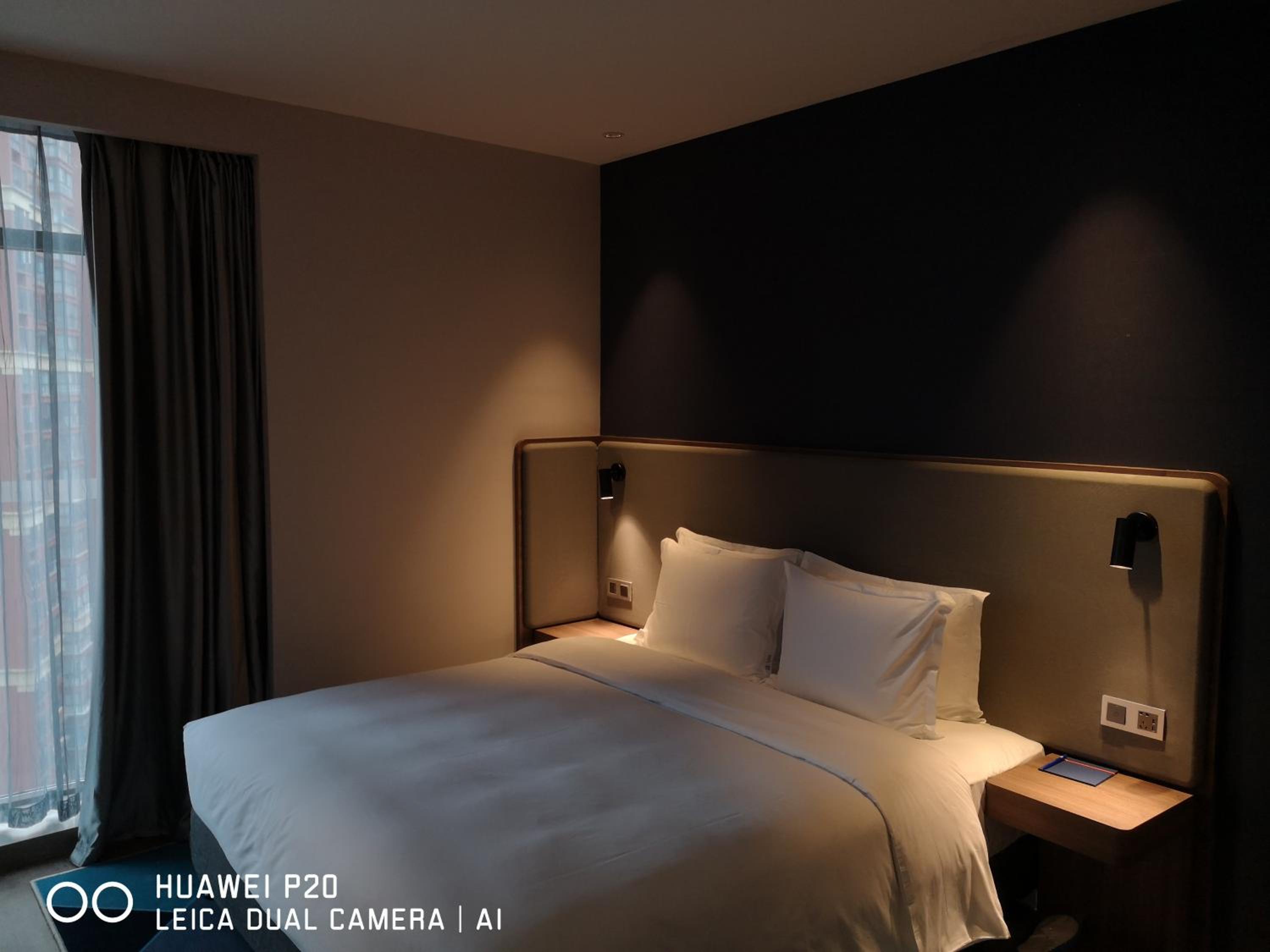 Standard King Room - Photo 5
