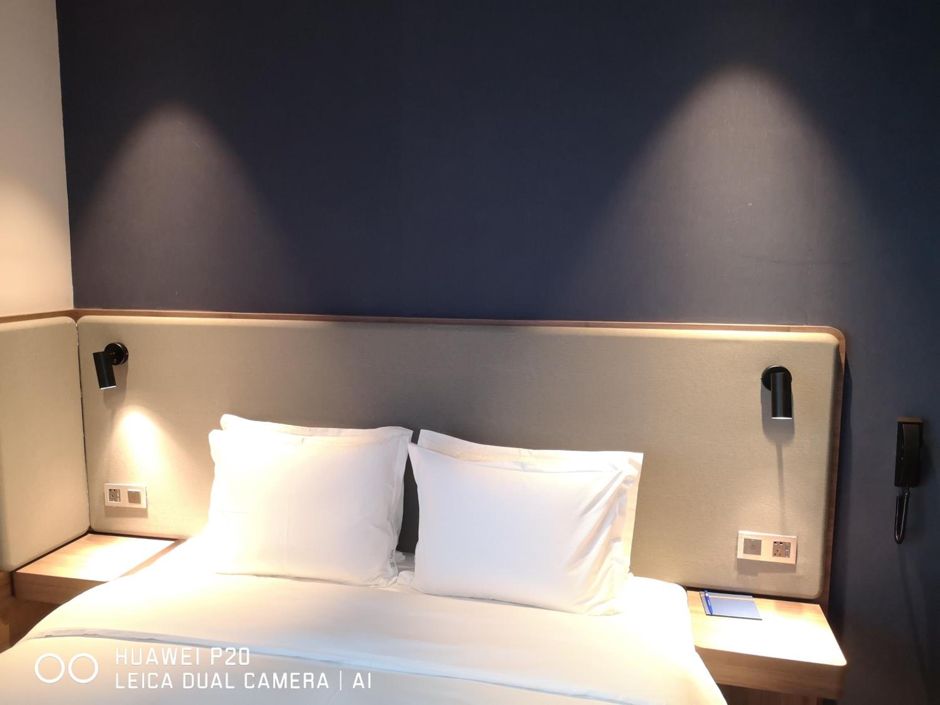 Standard King Room - Photo 1