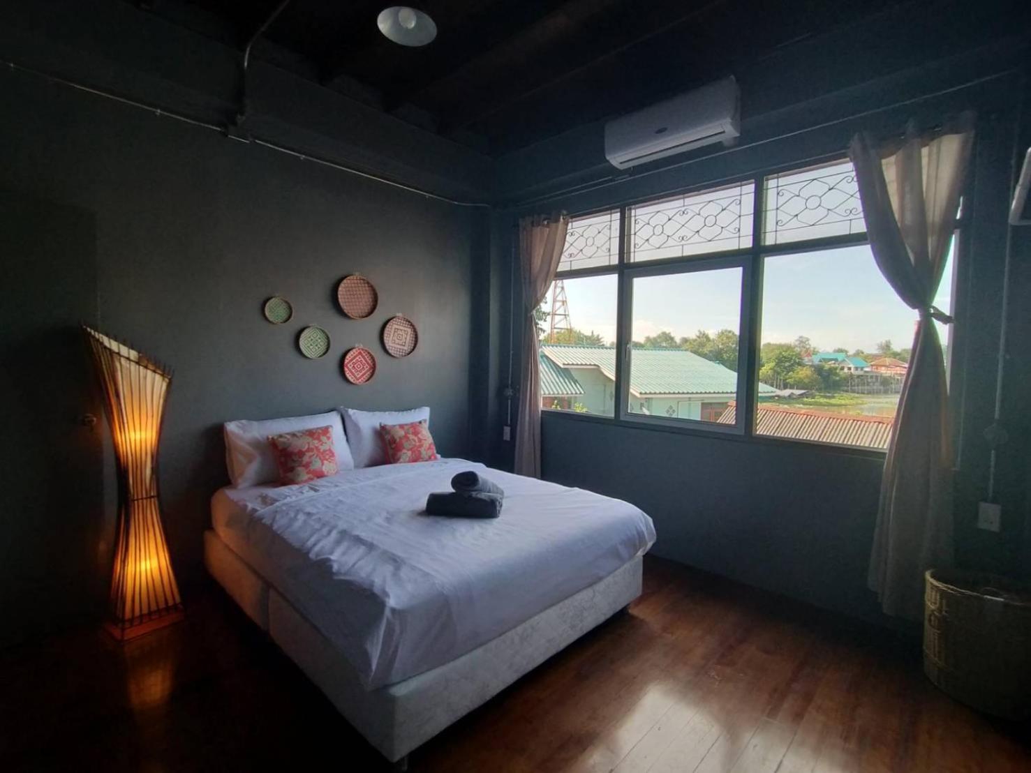Standard Double Room with Shared Bathroom photo 3