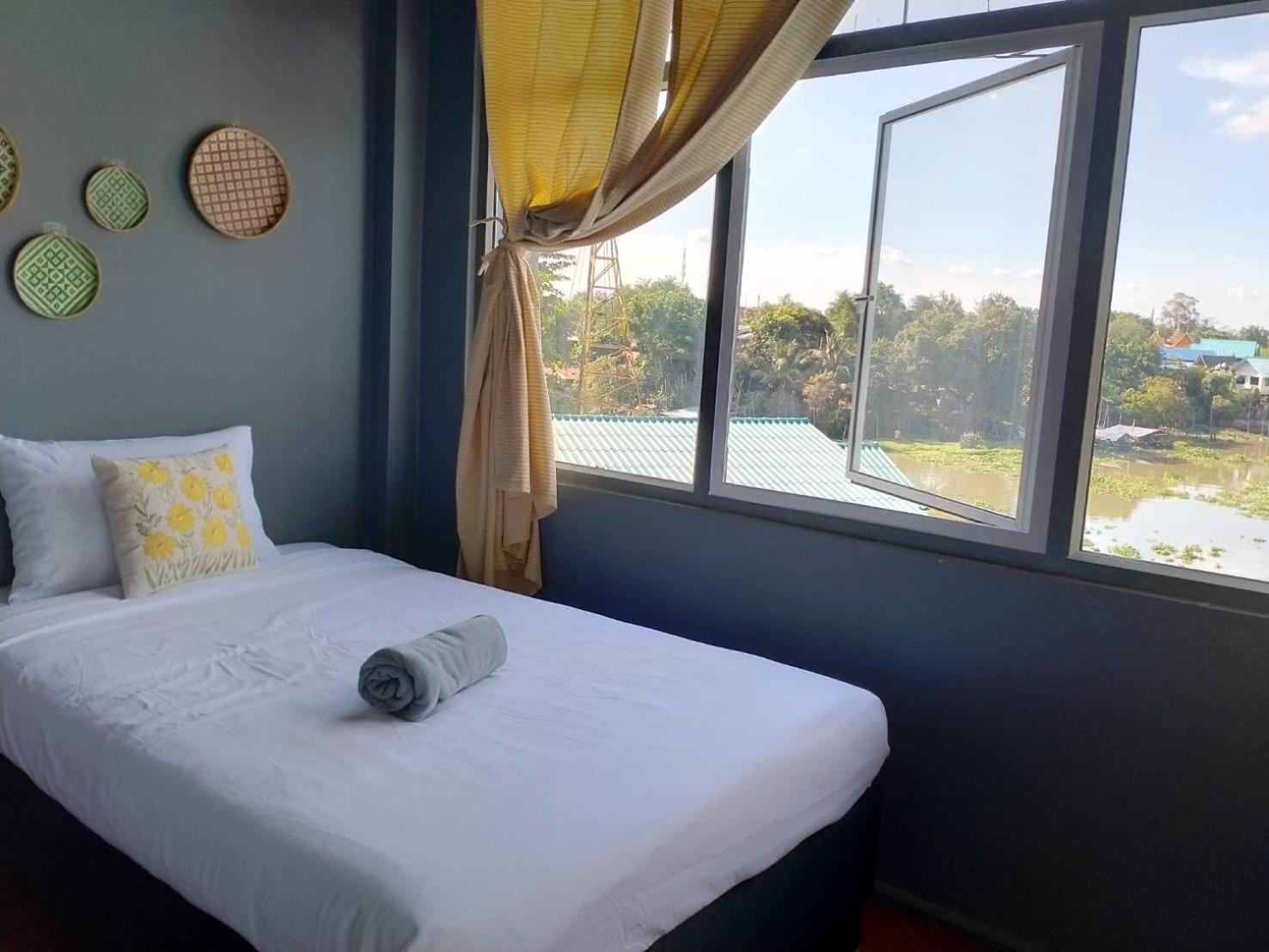Standard Single Room with Shared Bathroom photo 2