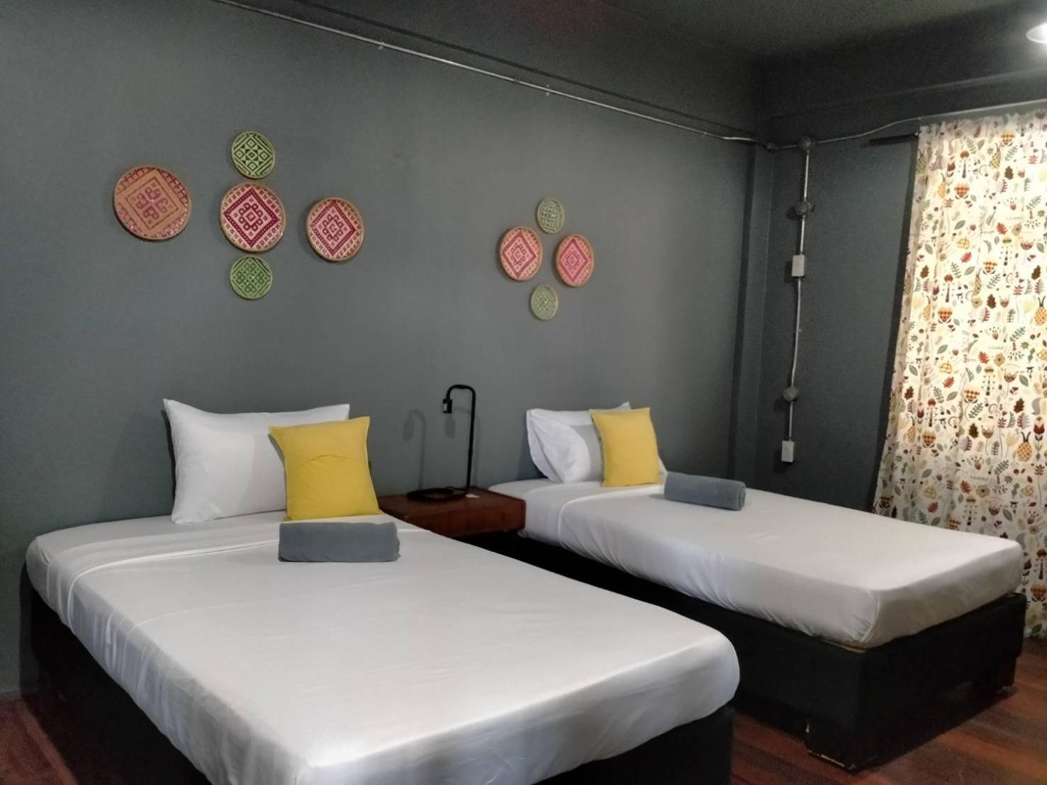 Standard Twin Room with Shared Bathroom