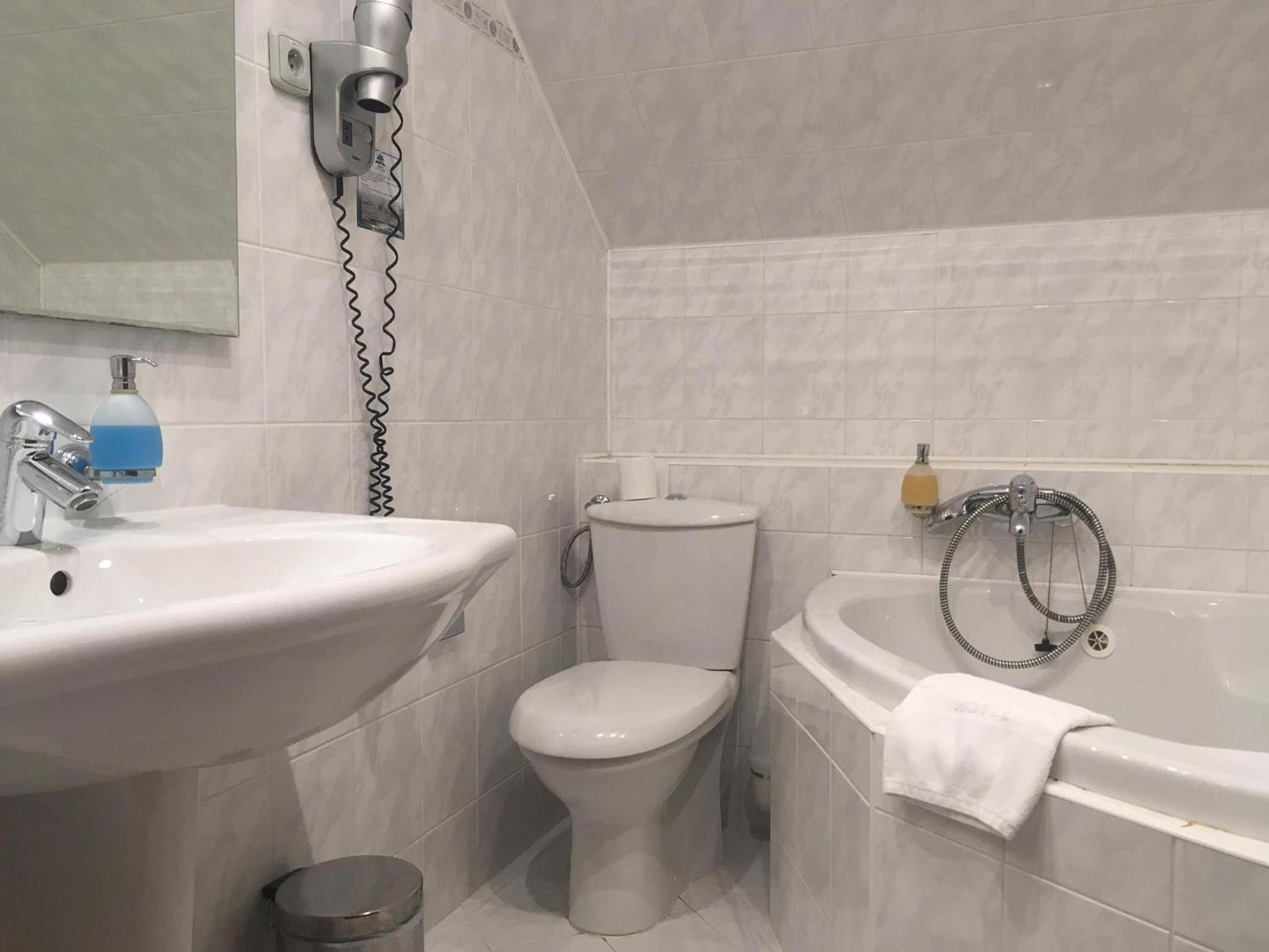 Triple Room - Photo 2