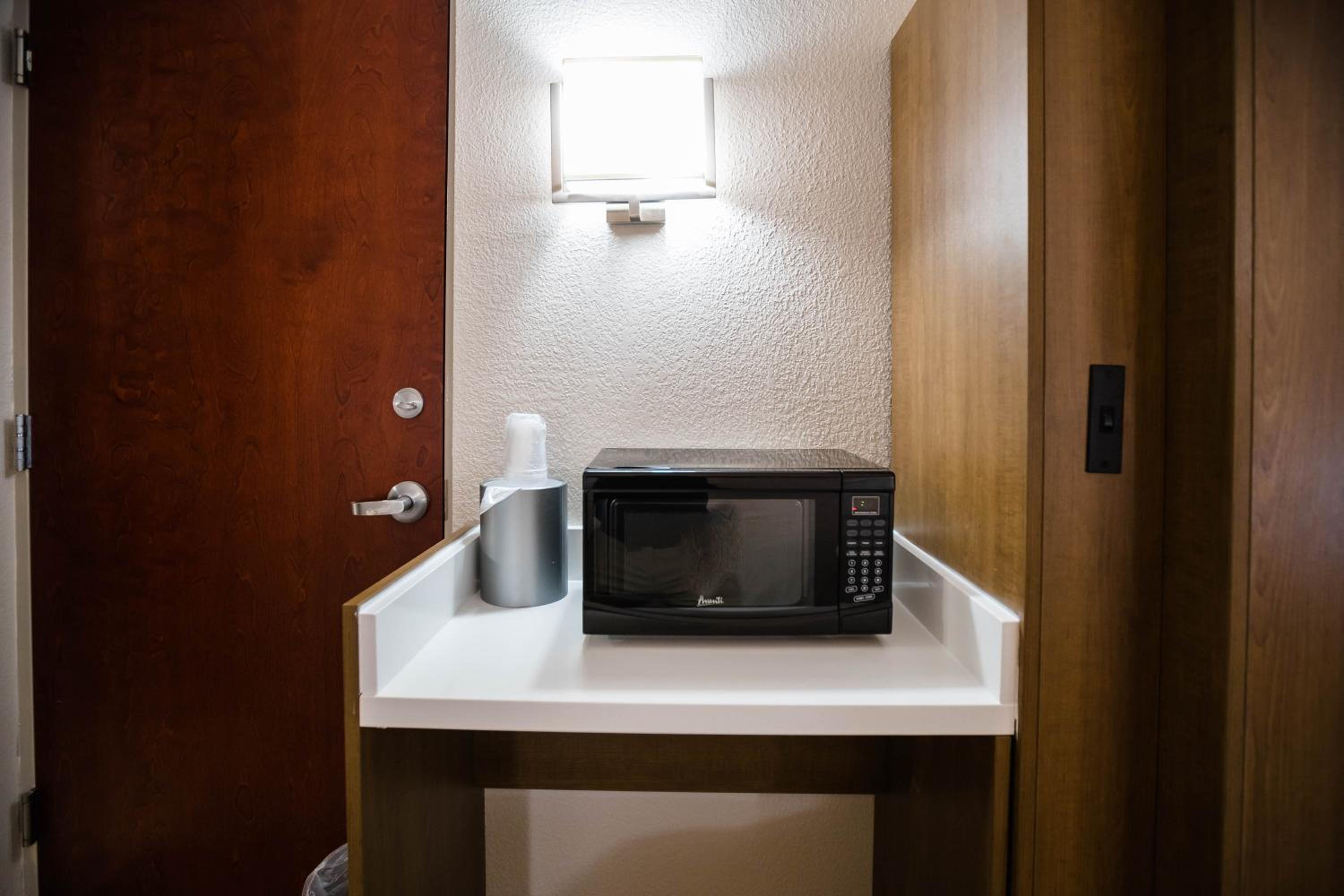King Room - Mobility Access/Hearing Accessible - Photo 5
