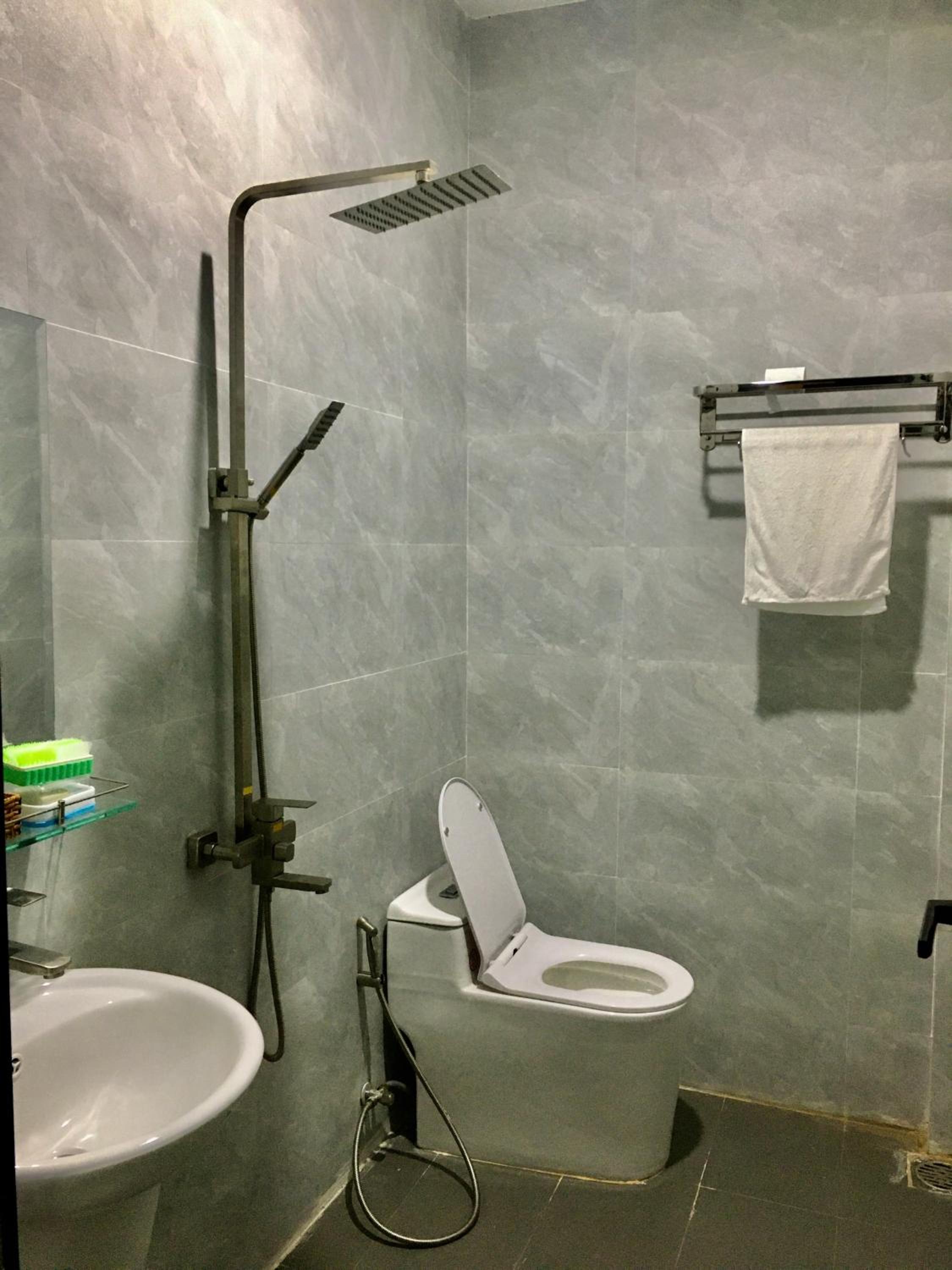 Family Room With Bathroom photo 2