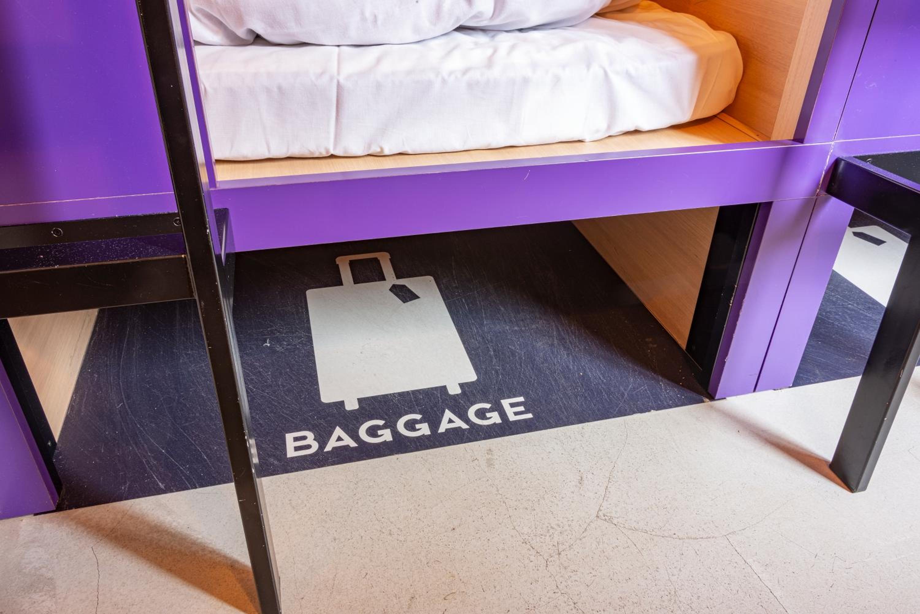 Bunk Bed in Female Dormitory Room   photo 2