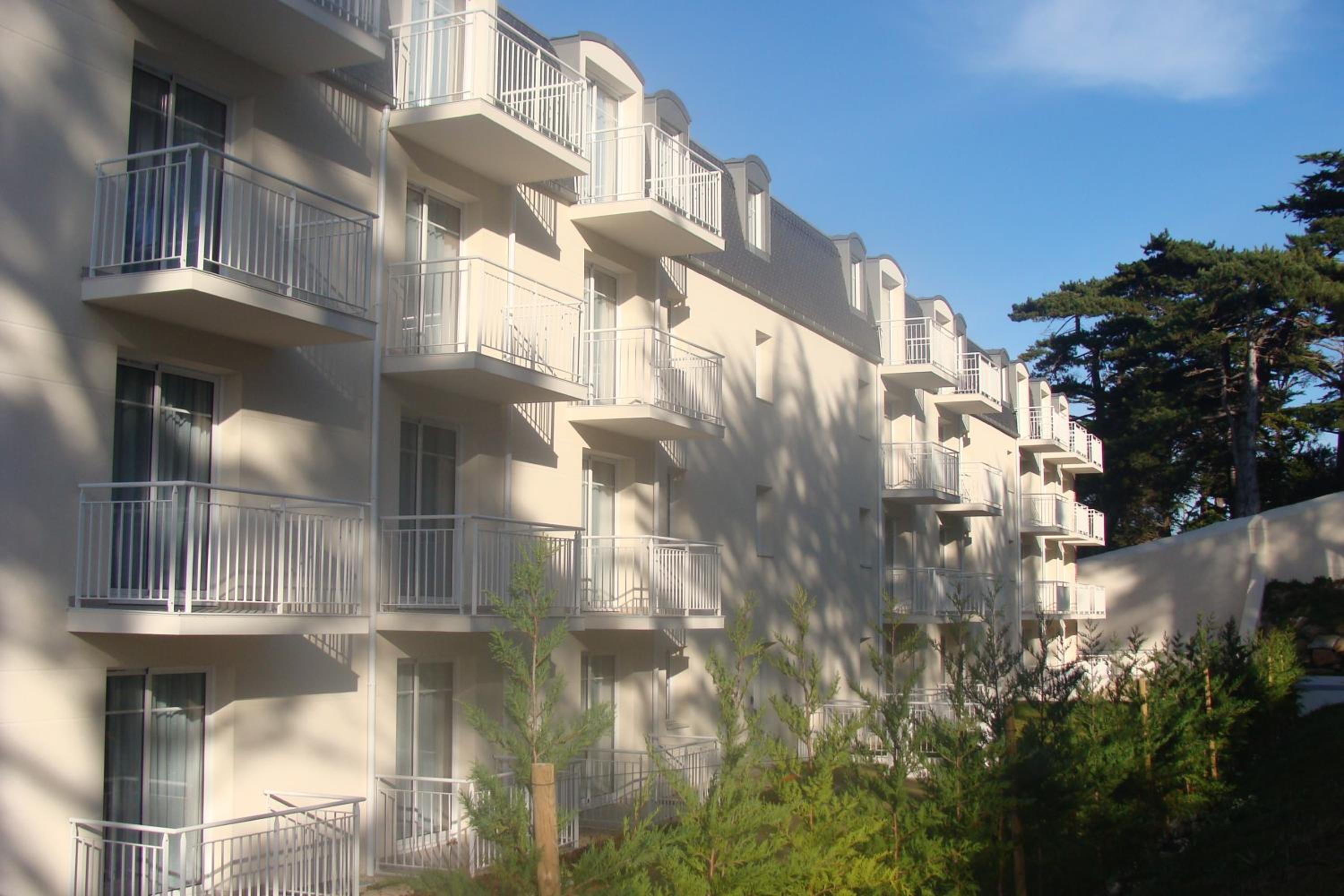 Suite Apartment with Garden Side (2 Adults + 2 Children) - Photo 2