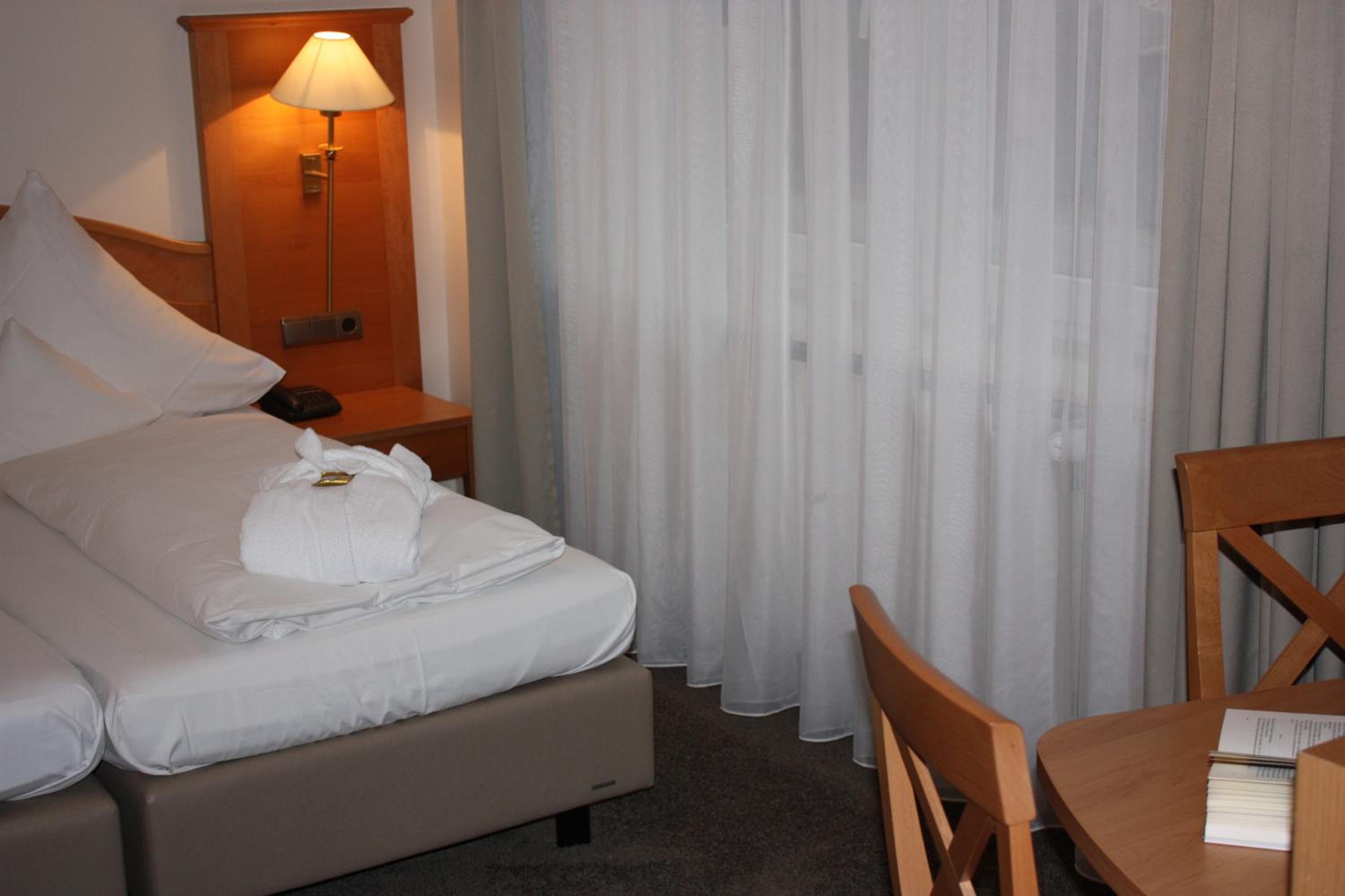 Small Double Room photo 2