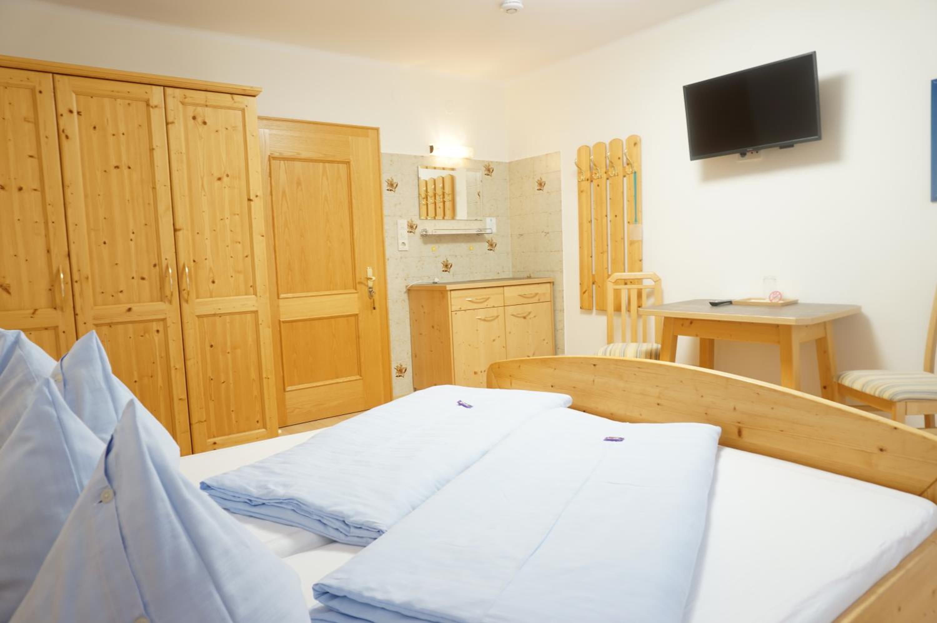 Double Room with Balcony photo 3