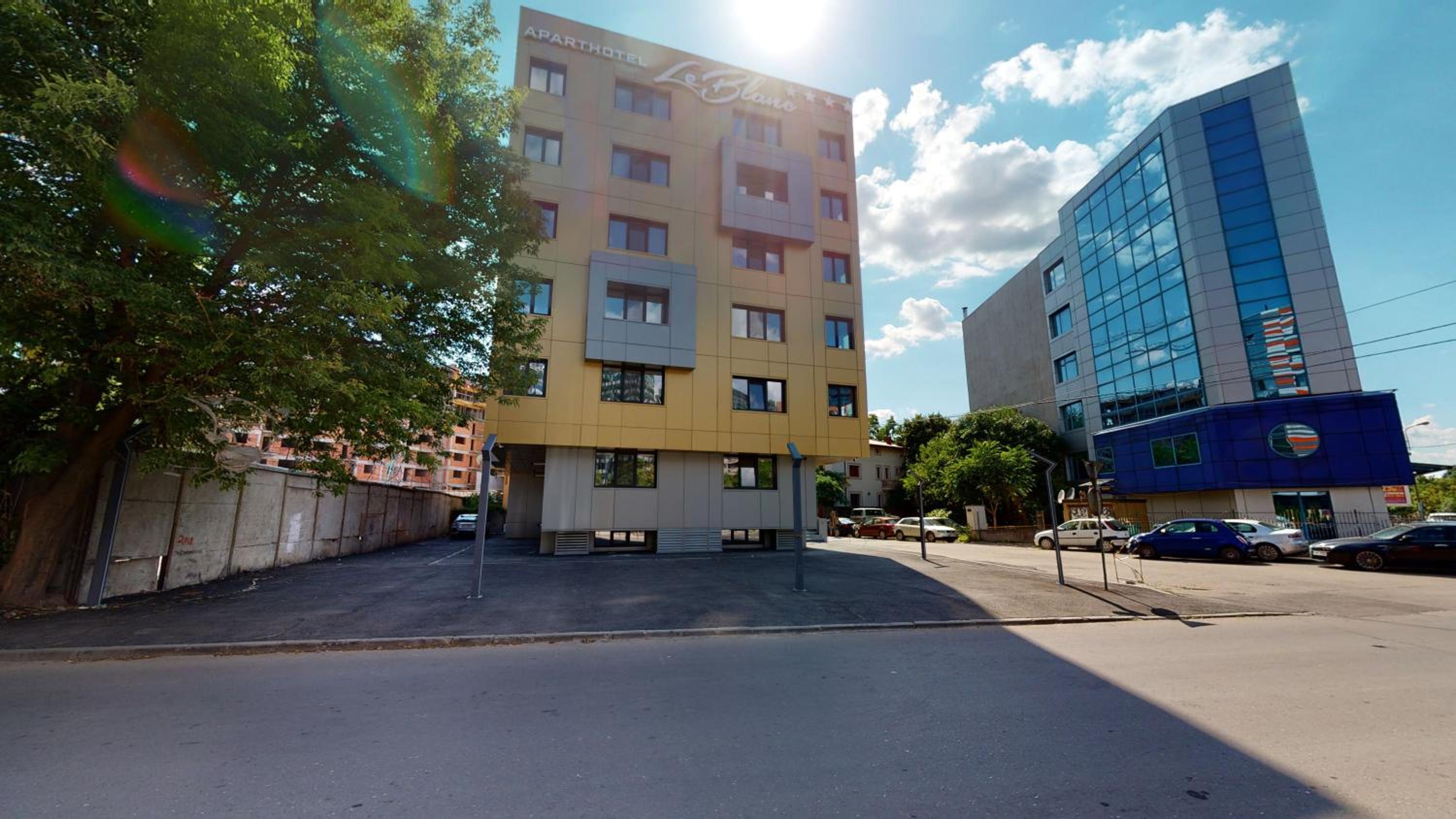 King Apartment - Photo 15