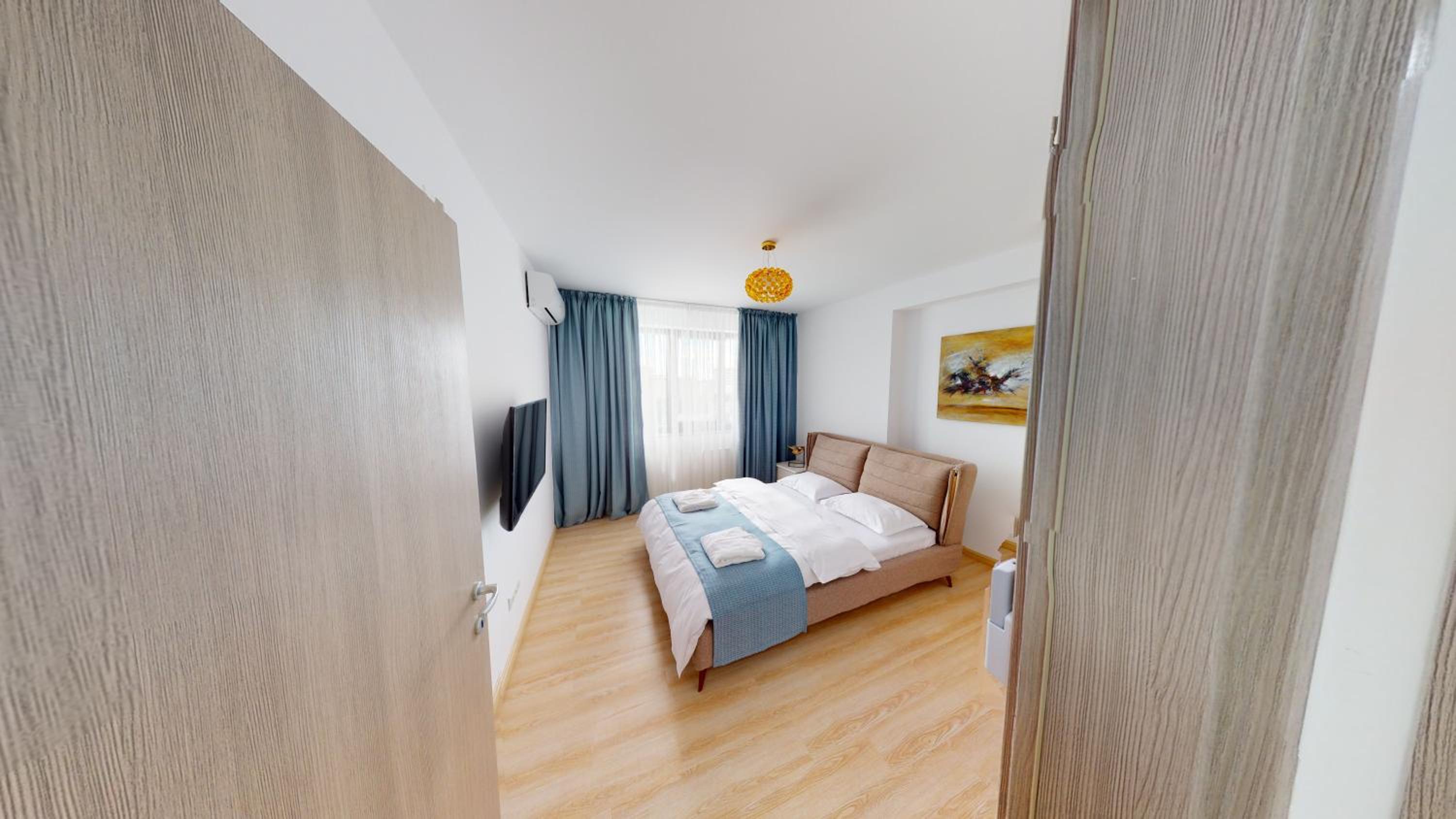 King Junior Suite with Balcony - Photo 11