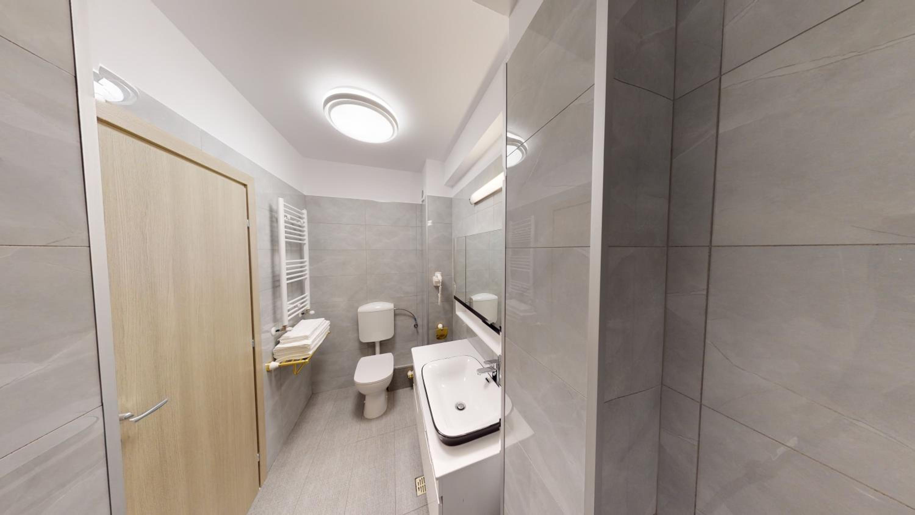 King Apartment - Photo 13