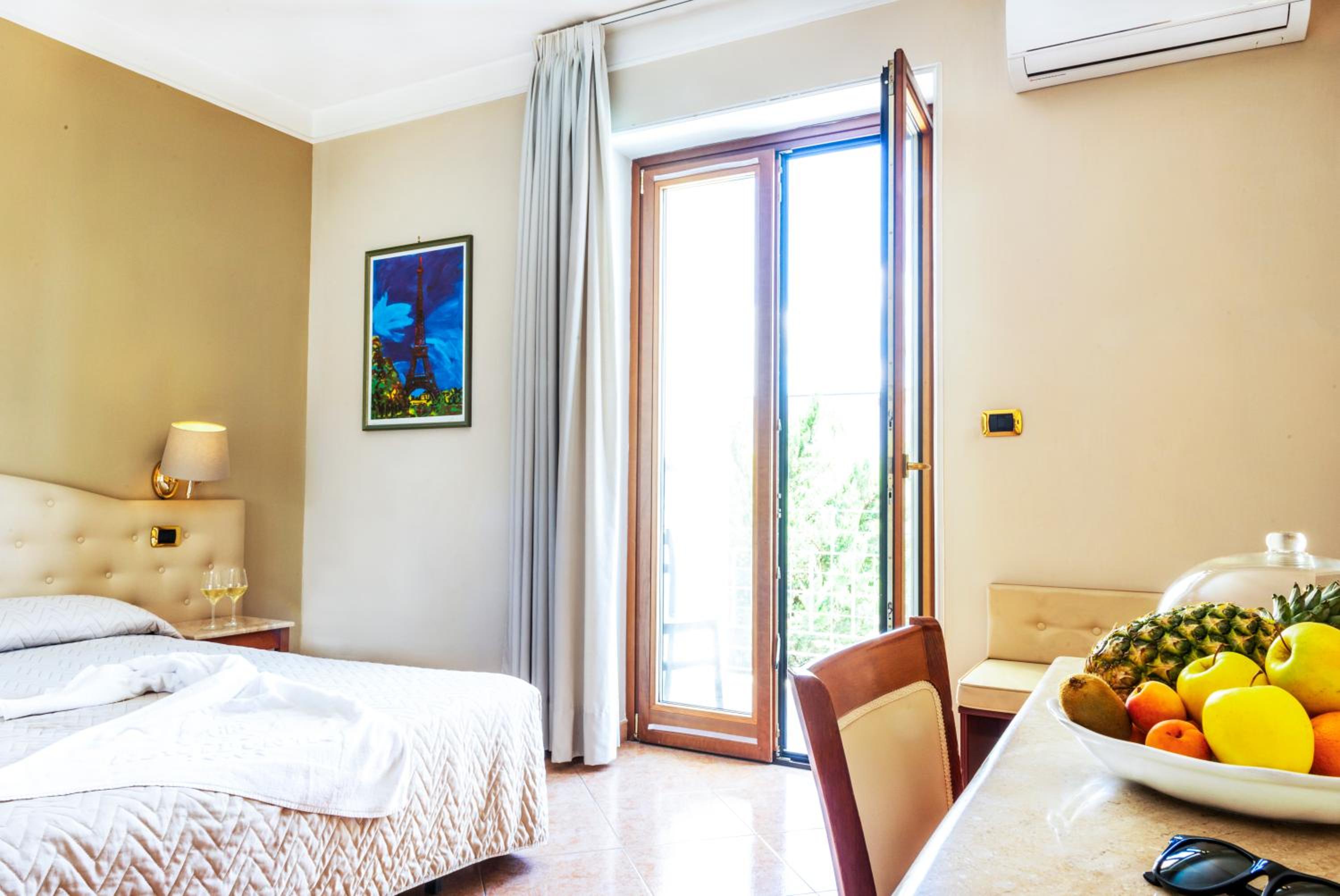Double Room - Photo 1