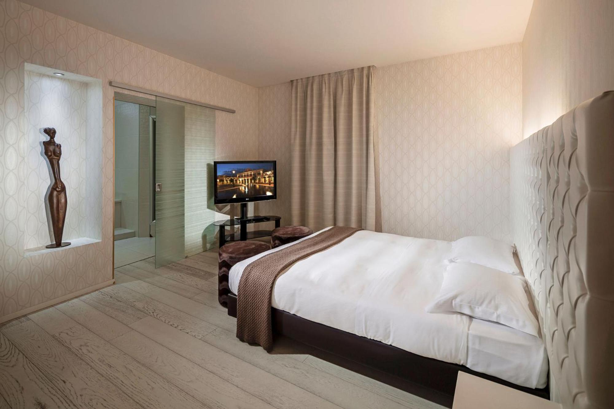 Presidential Suite photo 3