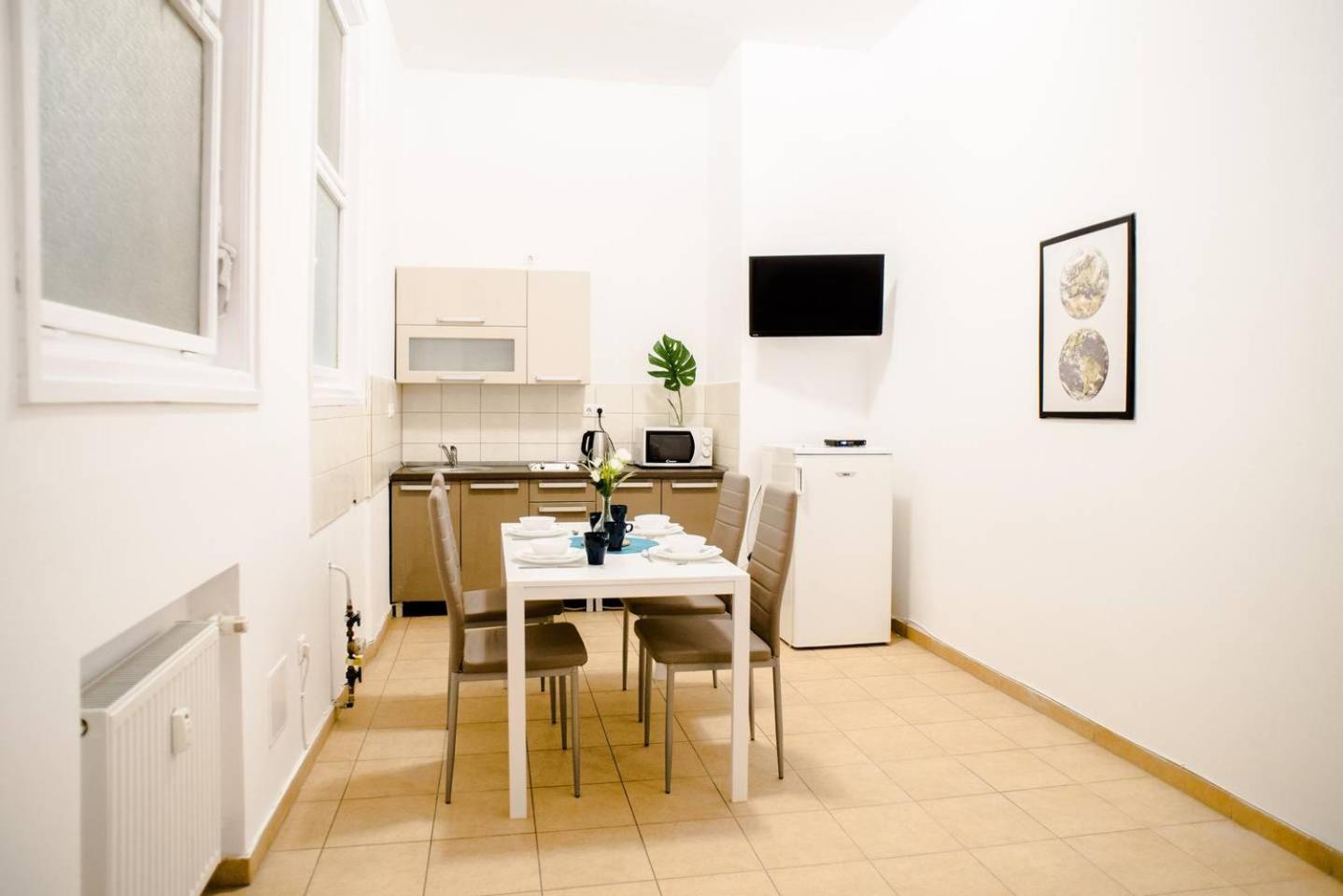 Apartment - Photo 3
