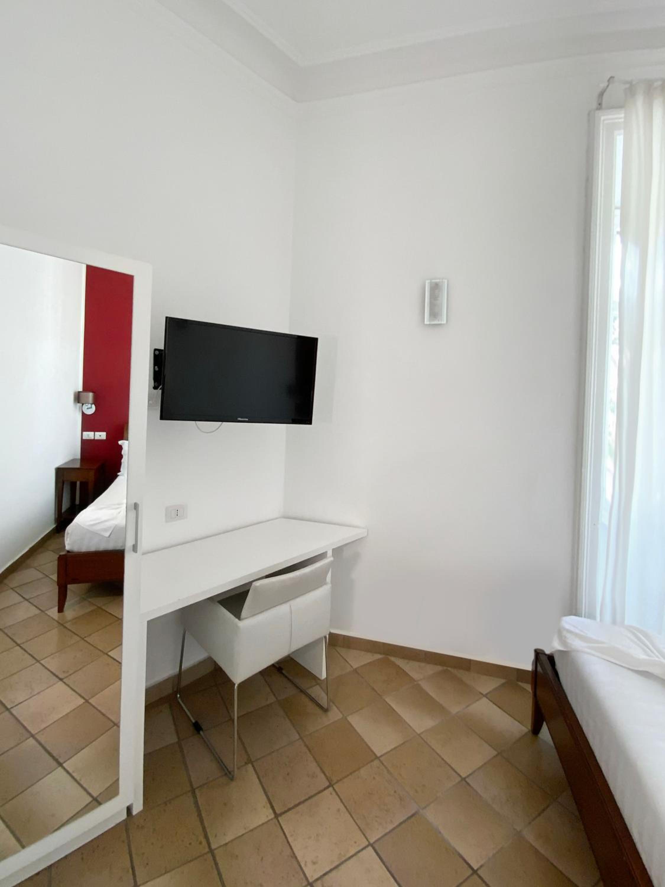 Economy Double Room photo 1