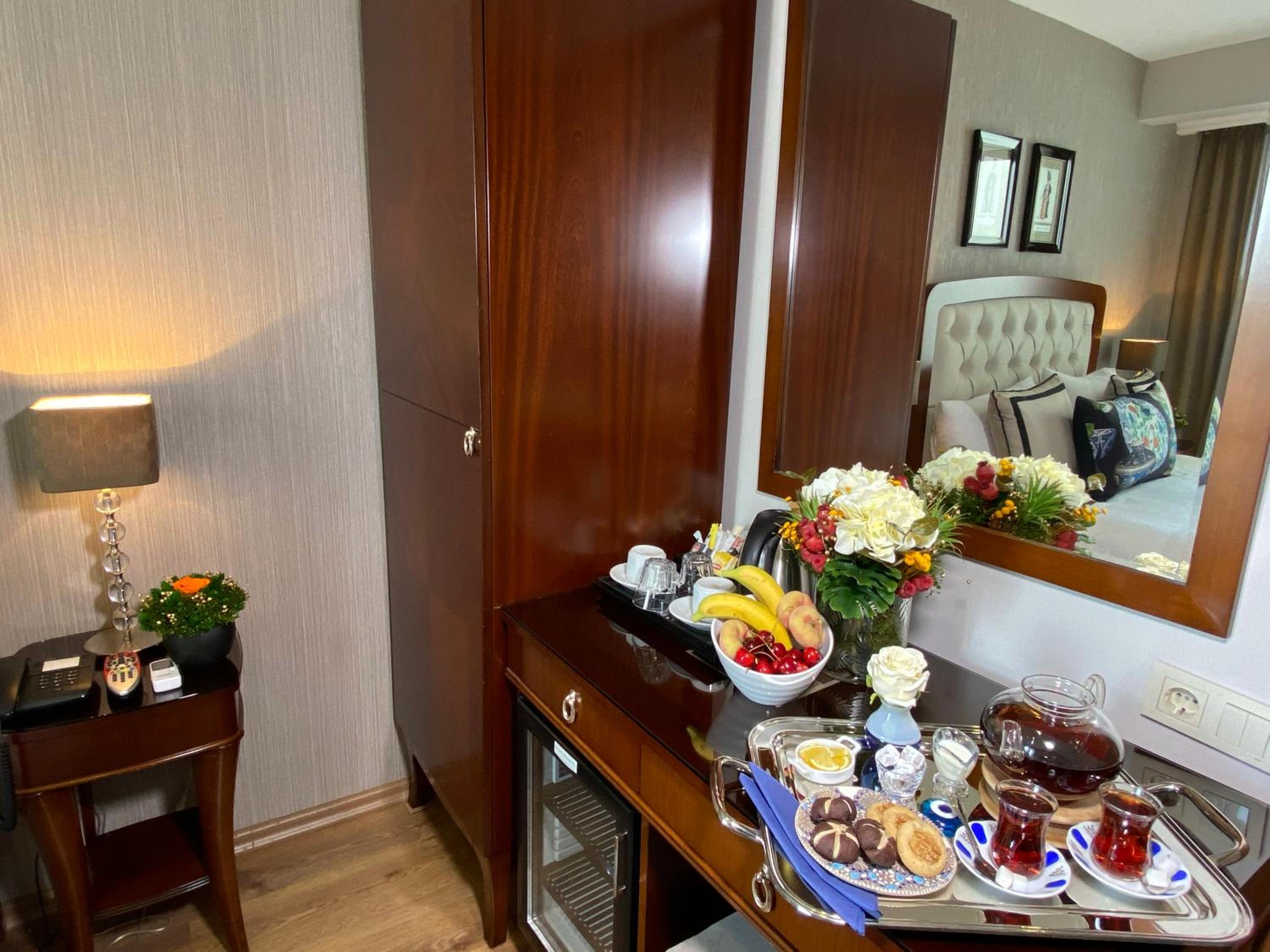 Deluxe Triple Room with Sea View photo 2