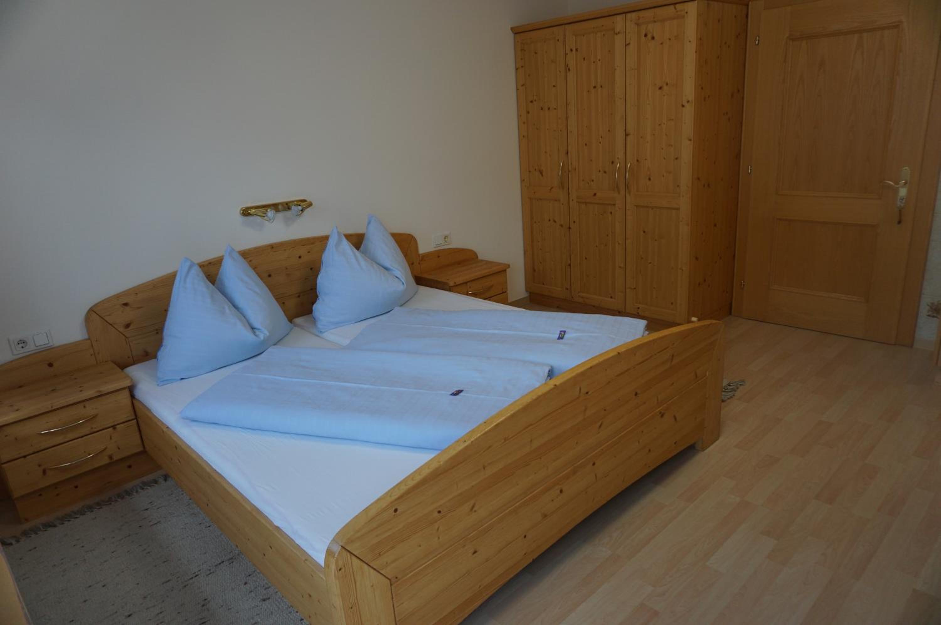 One-Bedroom Apartment 1