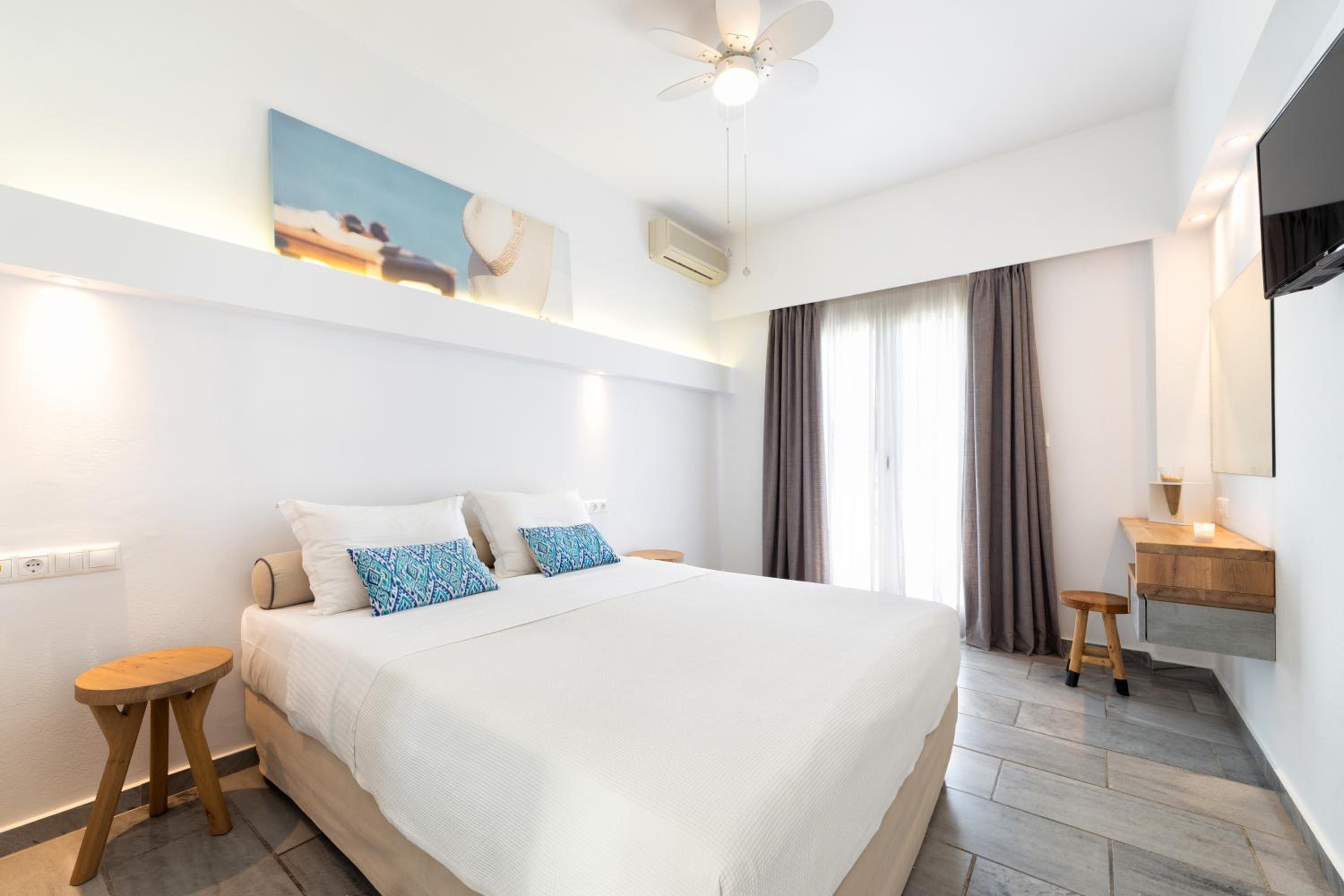 Standard Double or Twin Room with Garden View - Photo 10