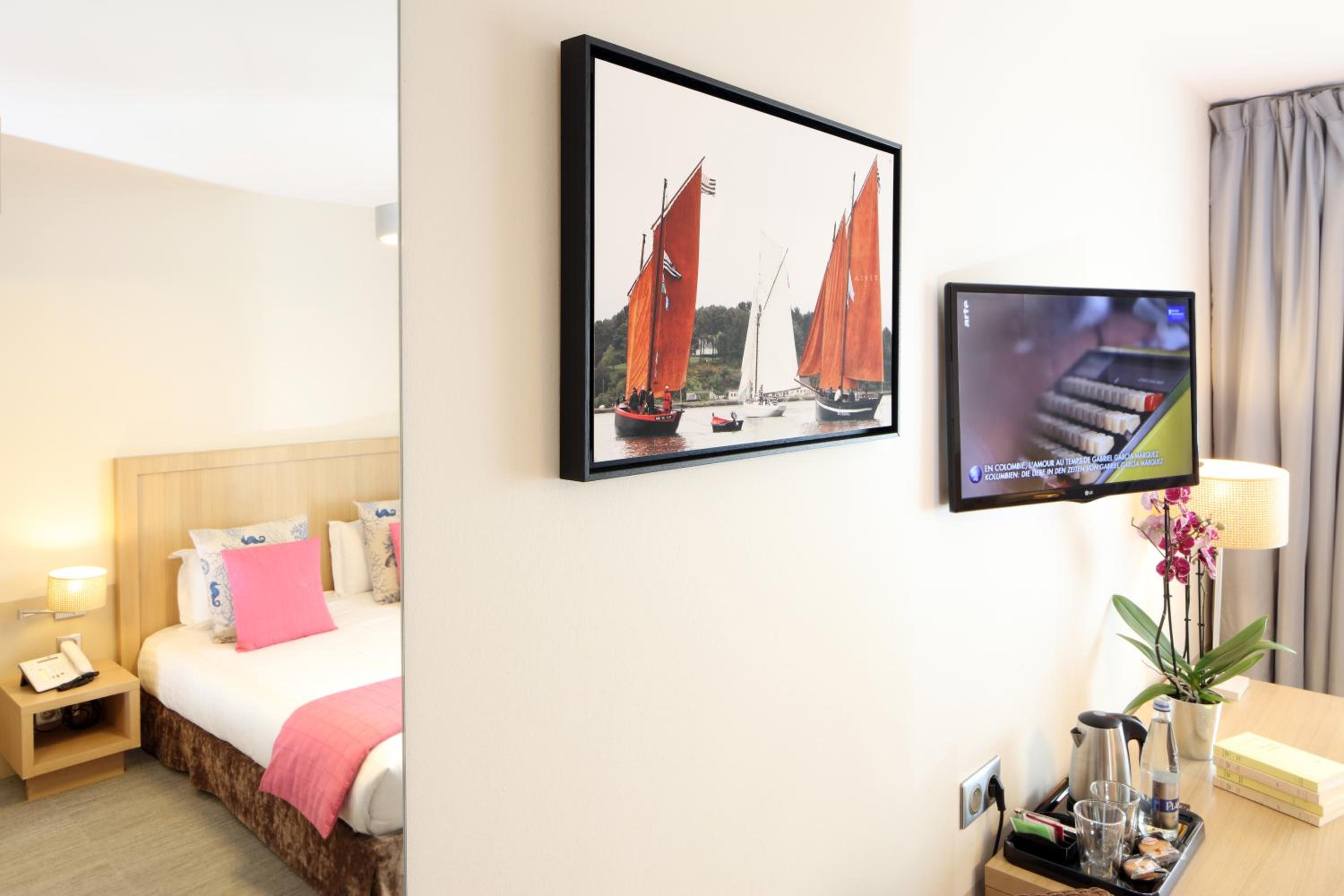 Deluxe room - harbor view  photo 2